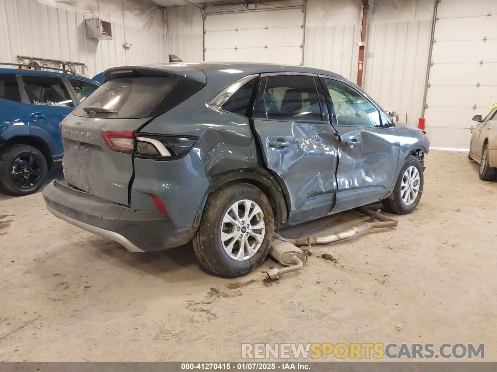 4 fotografías del automóvil dañado 1FMCU9GN3PUB22793 FORD ESCAPE 2023