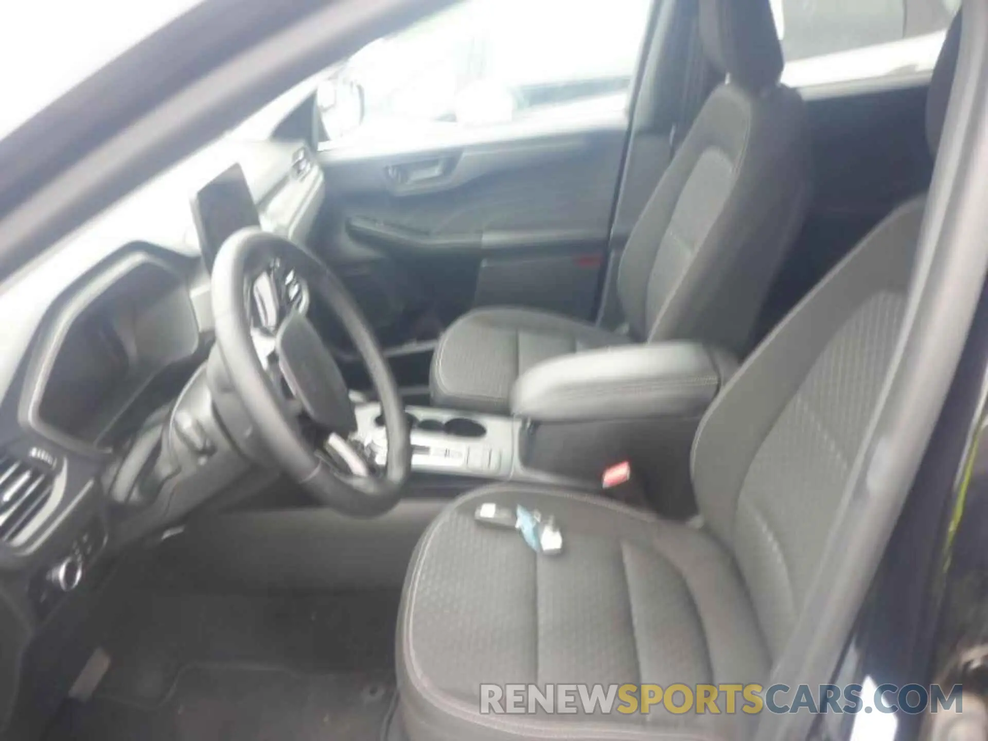 12 fotografías del automóvil dañado 1FMCU9GN4PUA25828 FORD ESCAPE 2023