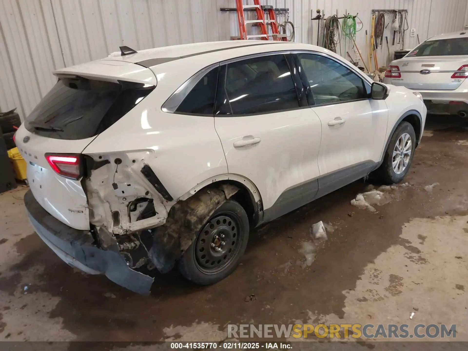 4 fotografías del automóvil dañado 1FMCU9GN6PUA88591 FORD ESCAPE 2023