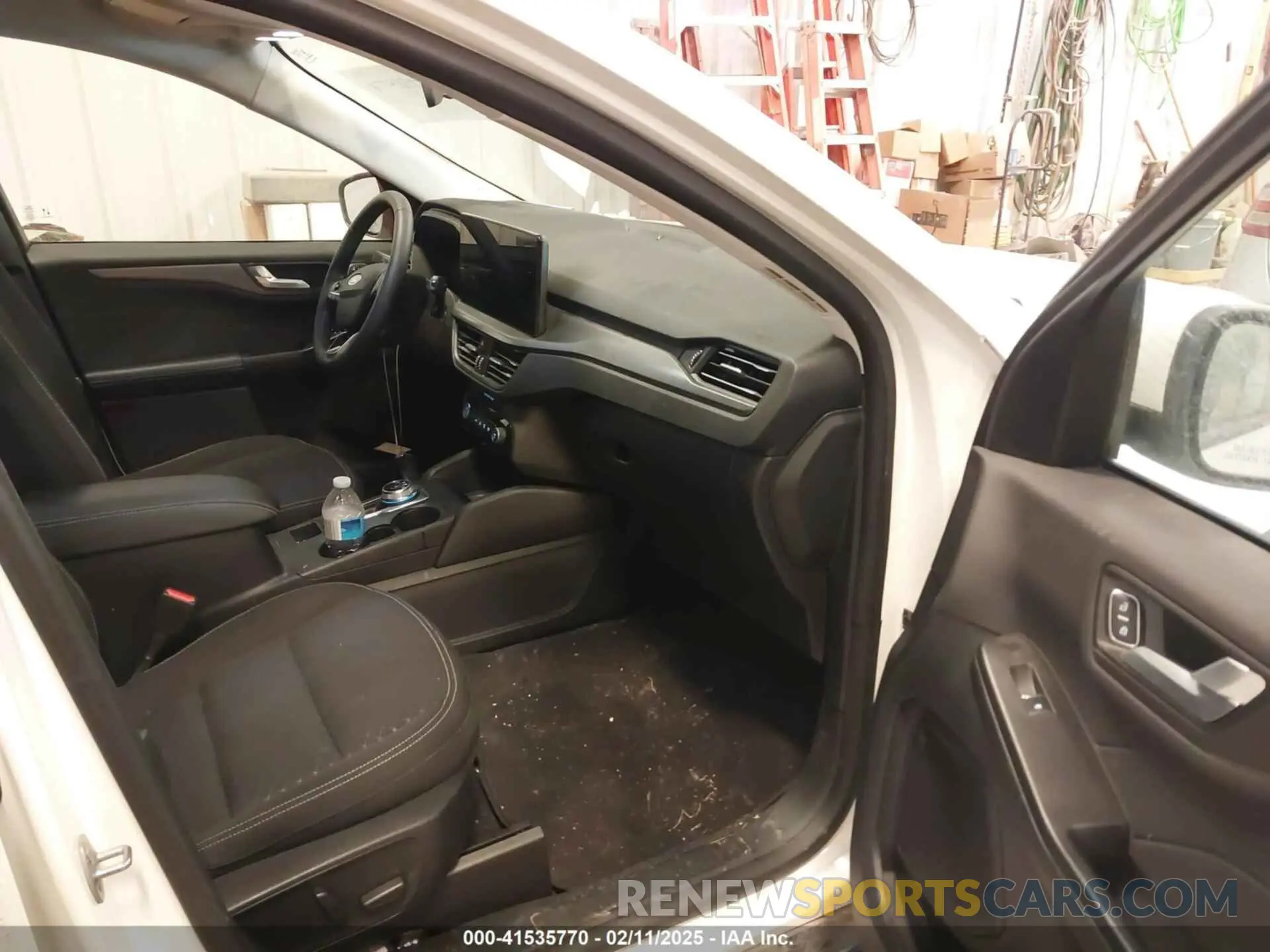 5 fotografías del automóvil dañado 1FMCU9GN6PUA88591 FORD ESCAPE 2023