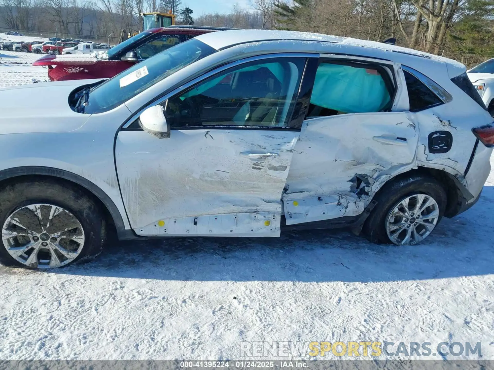 6 fotografías del automóvil dañado 1FMCU9GN7PUB42996 FORD ESCAPE 2023