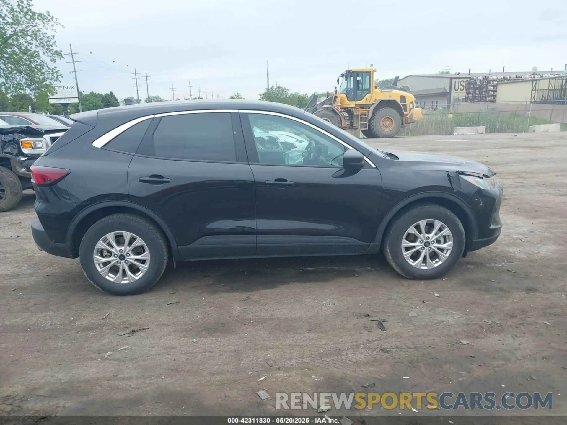13 fotografías del automóvil dañado 1FMCU9GN9PUB17792 FORD ESCAPE 2023