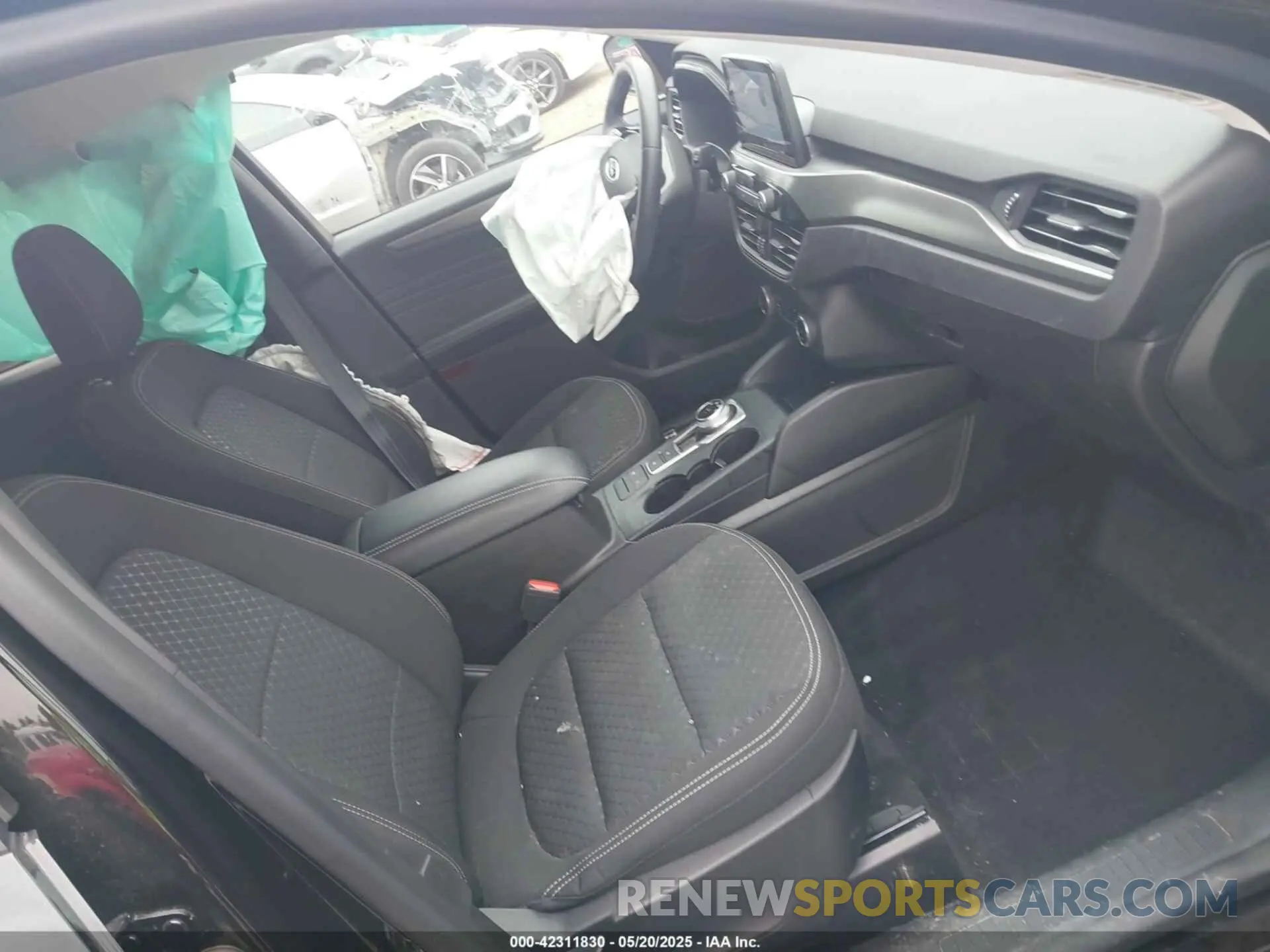 5 fotografías del automóvil dañado 1FMCU9GN9PUB17792 FORD ESCAPE 2023