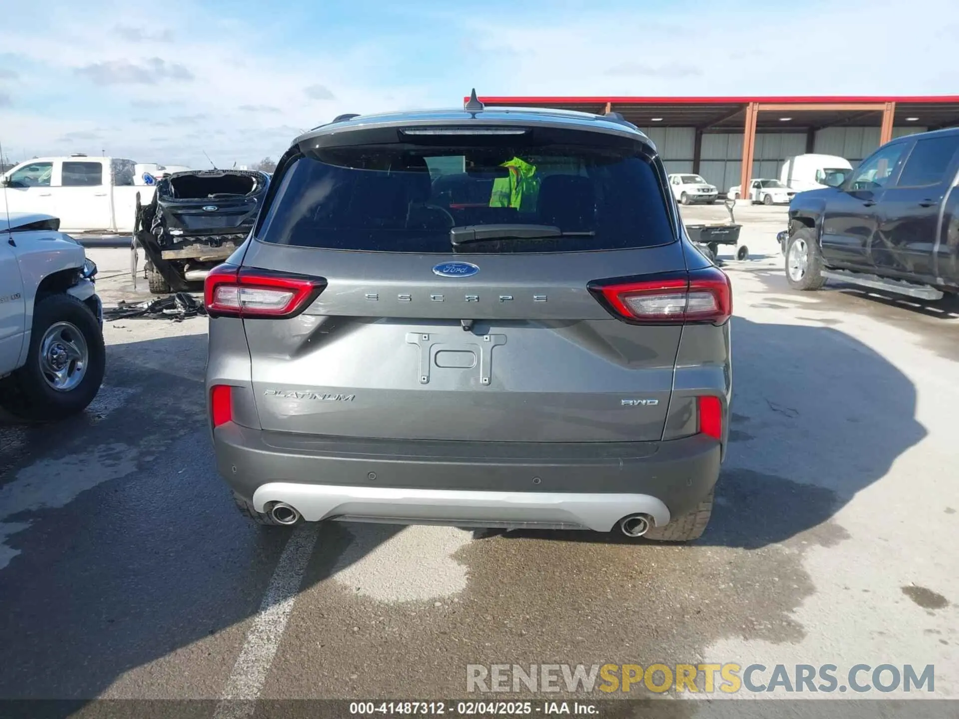 15 fotografías del automóvil dañado 1FMCU9JA7PUB20373 FORD ESCAPE 2023
