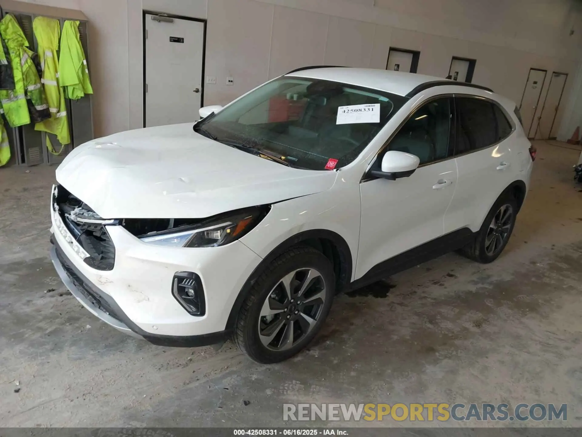 2 fotografías del automóvil dañado 1FMCU9JZ6PUA87730 FORD ESCAPE 2023