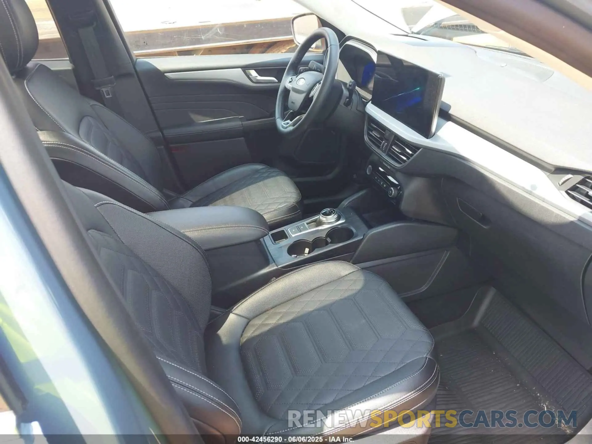 5 fotografías del automóvil dañado 1FMCU9JZXPUA07779 FORD ESCAPE 2023
