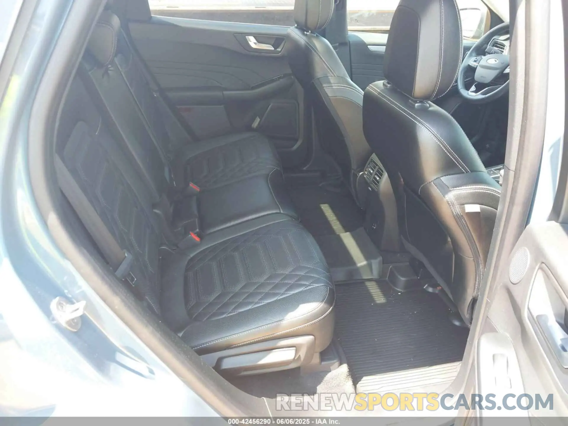 8 fotografías del automóvil dañado 1FMCU9JZXPUA07779 FORD ESCAPE 2023