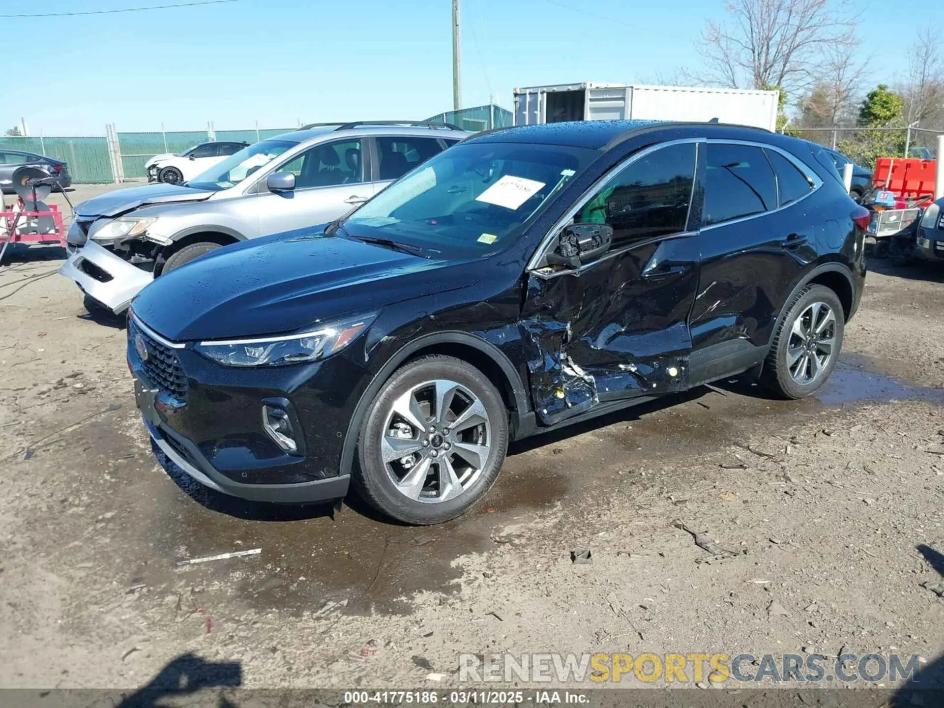2 fotografías del automóvil dañado 1FMCU9JZXPUB41868 FORD ESCAPE 2023
