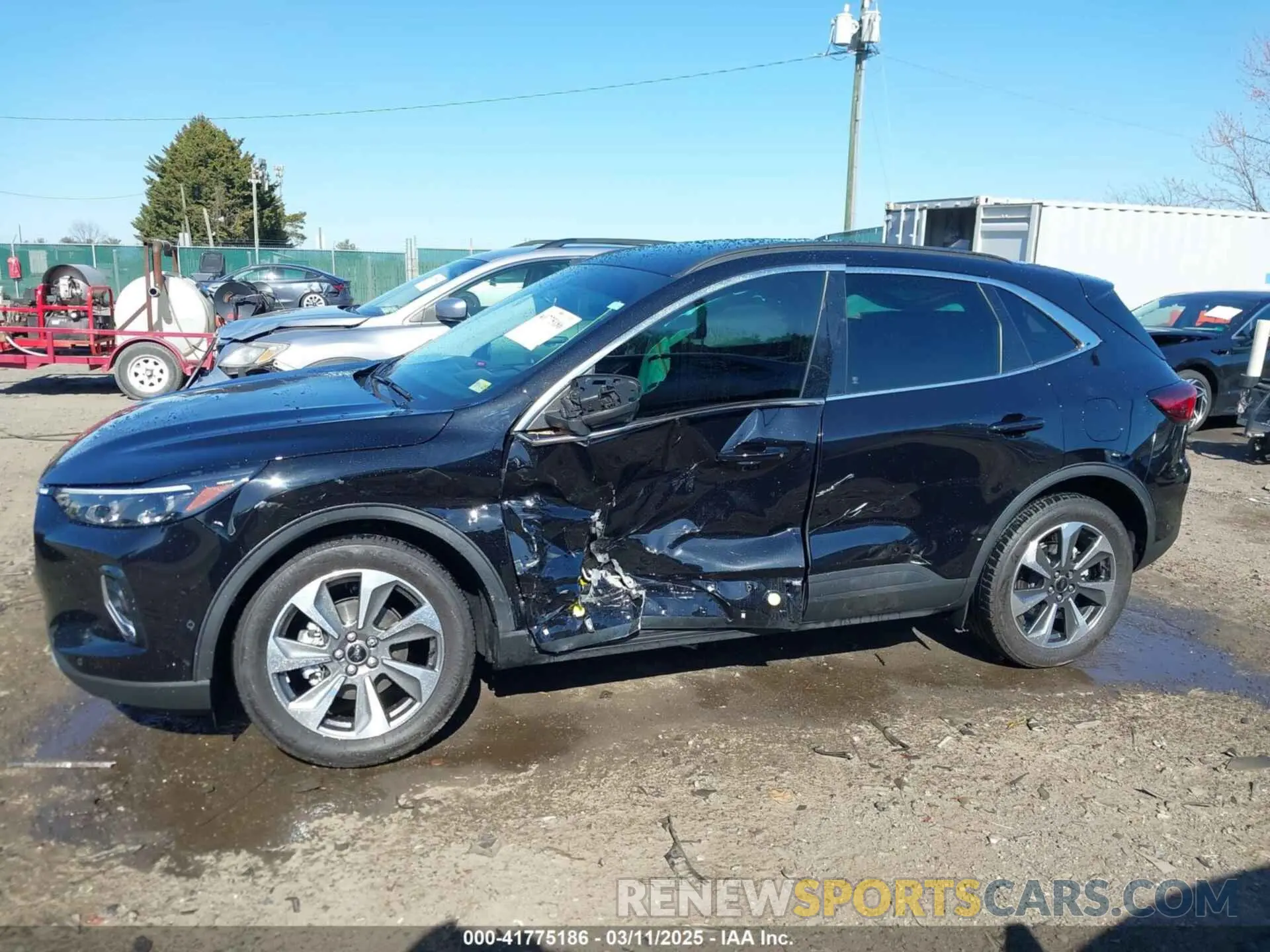 6 fotografías del automóvil dañado 1FMCU9JZXPUB41868 FORD ESCAPE 2023