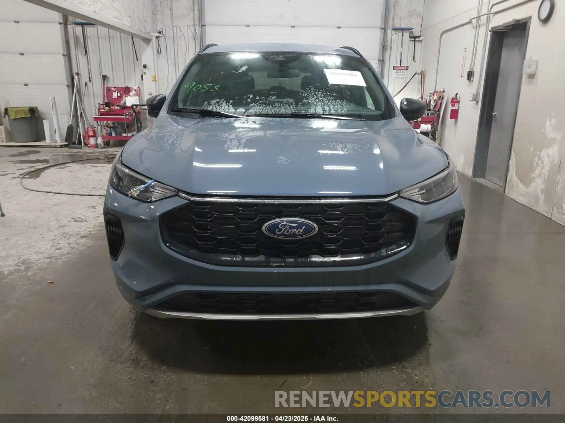 12 fotografías del automóvil dañado 1FMCU9MN0PUA57910 FORD ESCAPE 2023