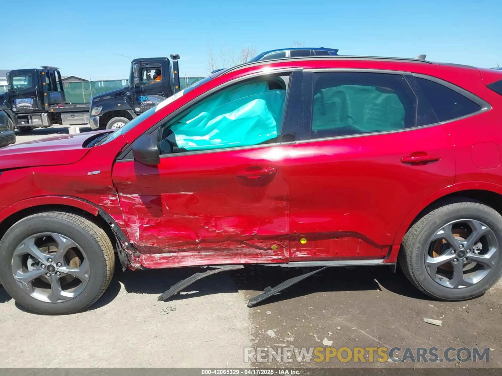 6 fotografías del automóvil dañado 1FMCU9MN2PUB28279 FORD ESCAPE 2023