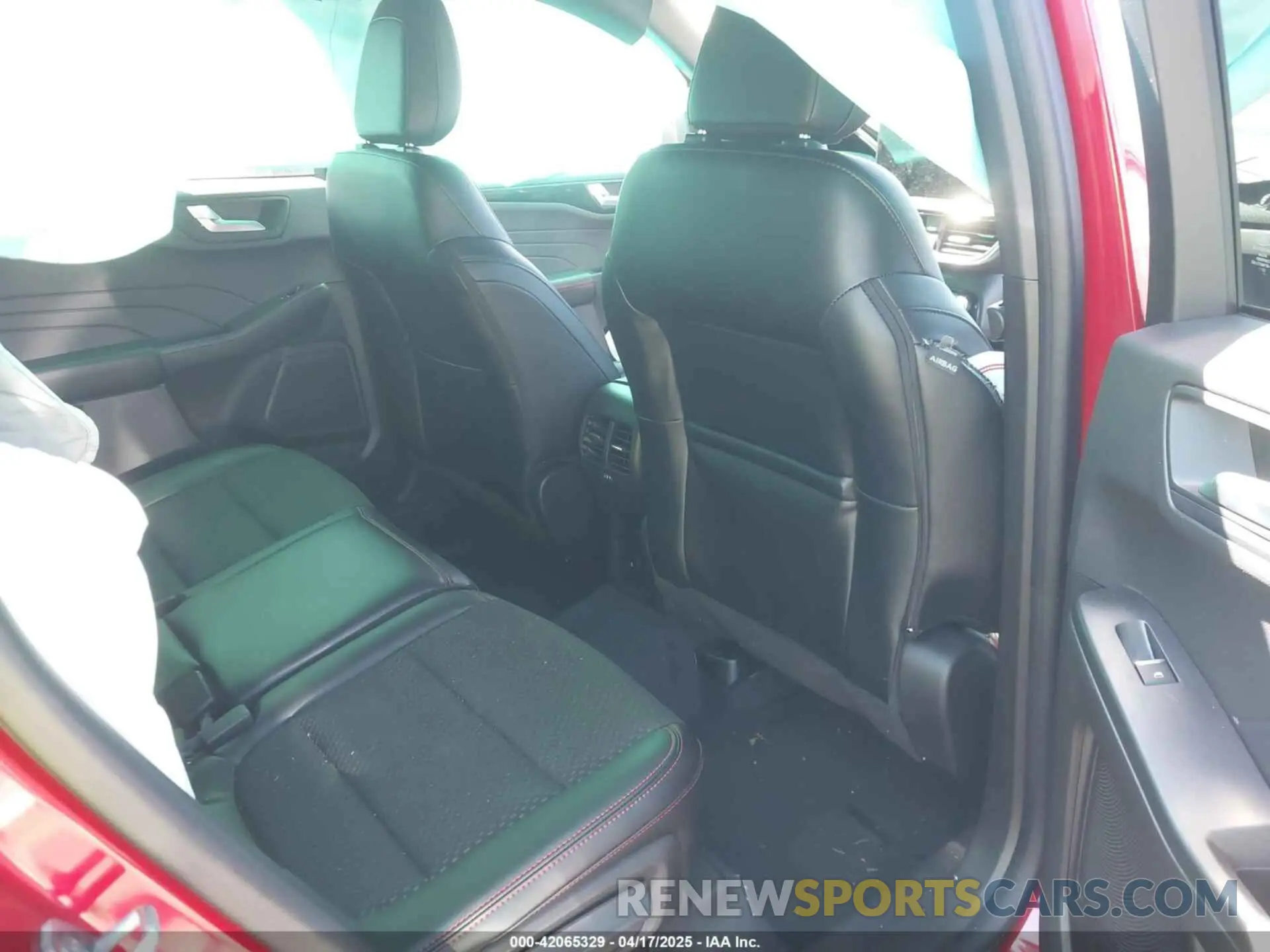 8 fotografías del automóvil dañado 1FMCU9MN2PUB28279 FORD ESCAPE 2023