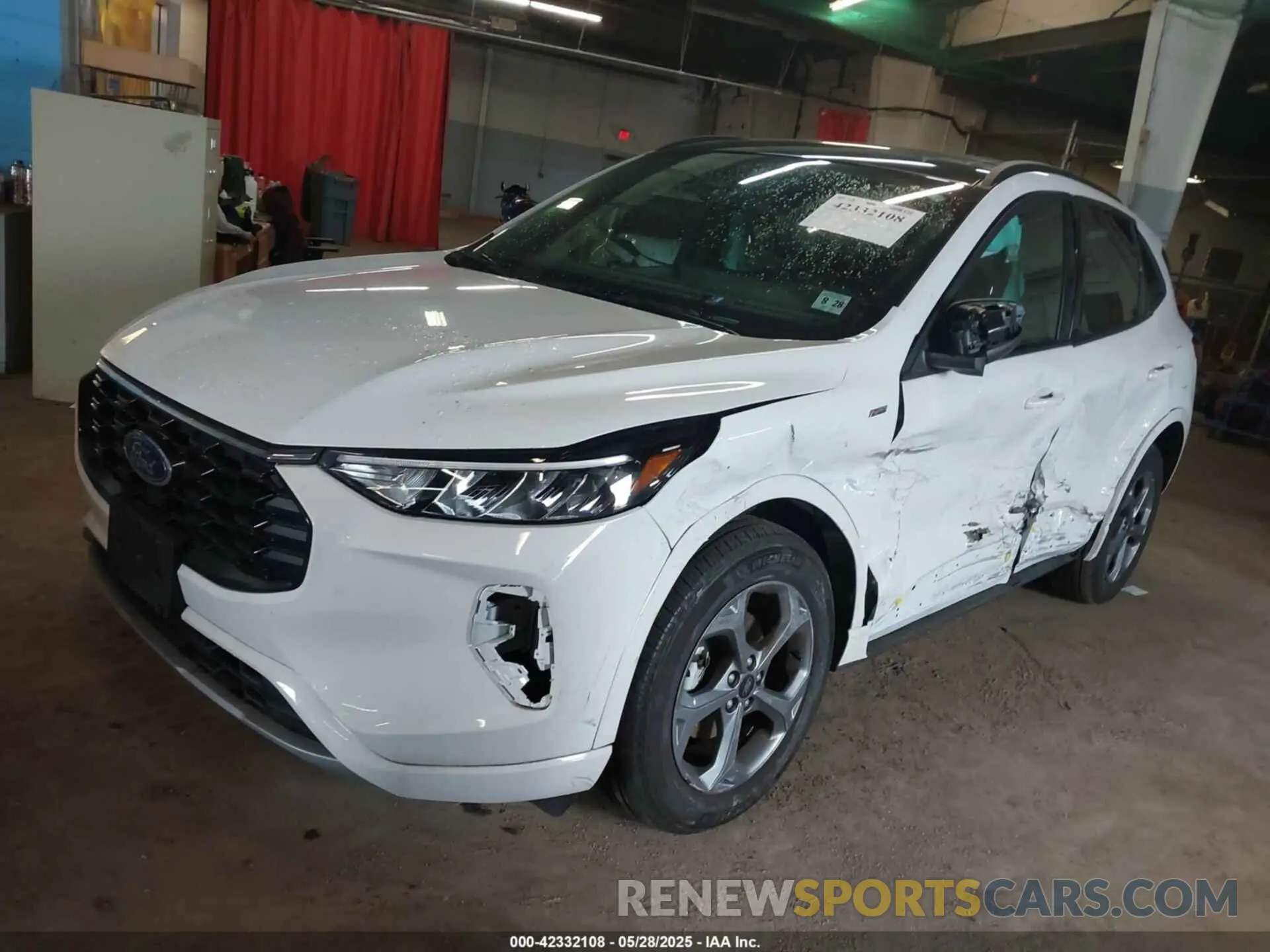 2 fotografías del automóvil dañado 1FMCU9MN4PUA35019 FORD ESCAPE 2023