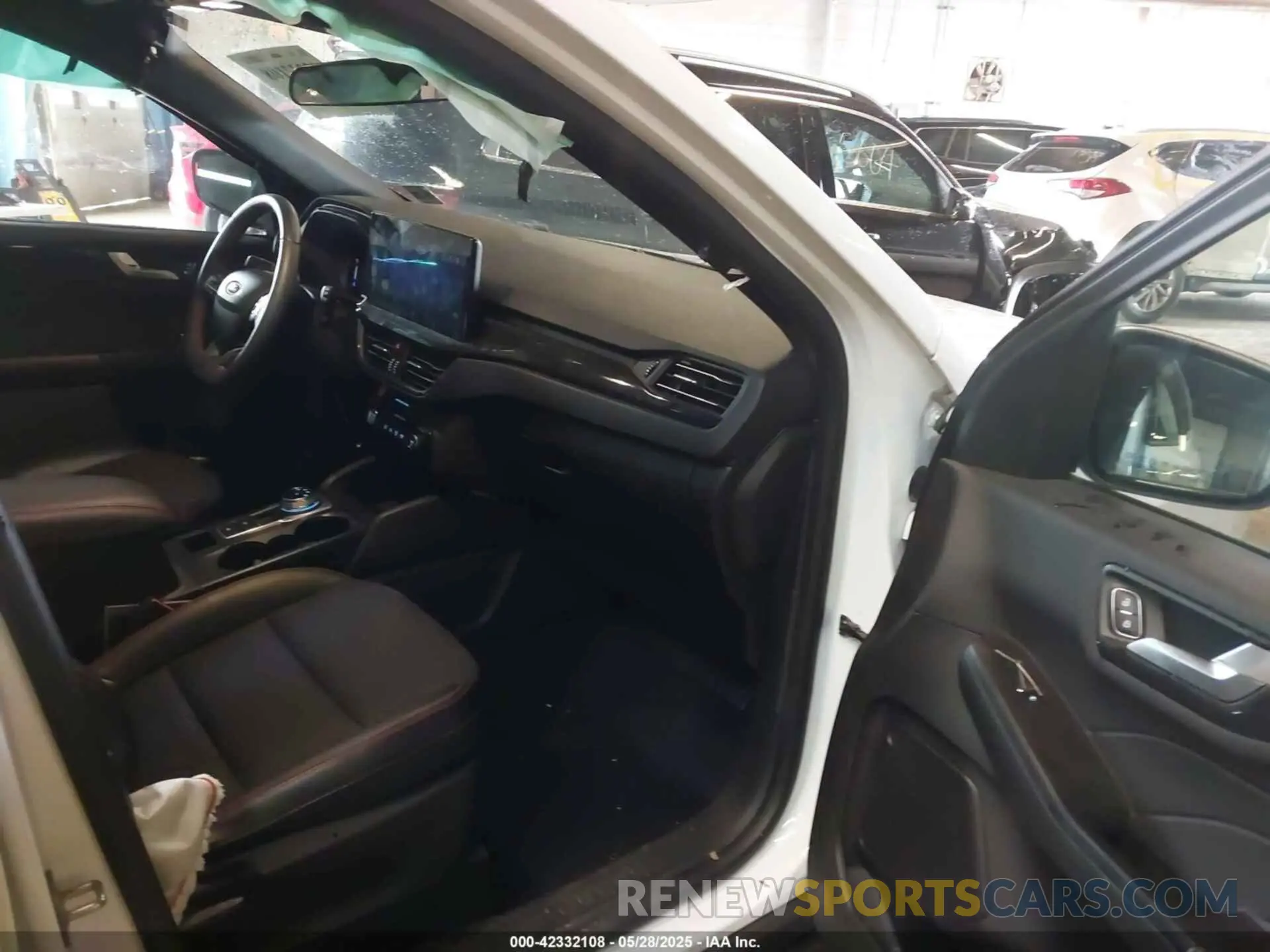 5 fotografías del automóvil dañado 1FMCU9MN4PUA35019 FORD ESCAPE 2023