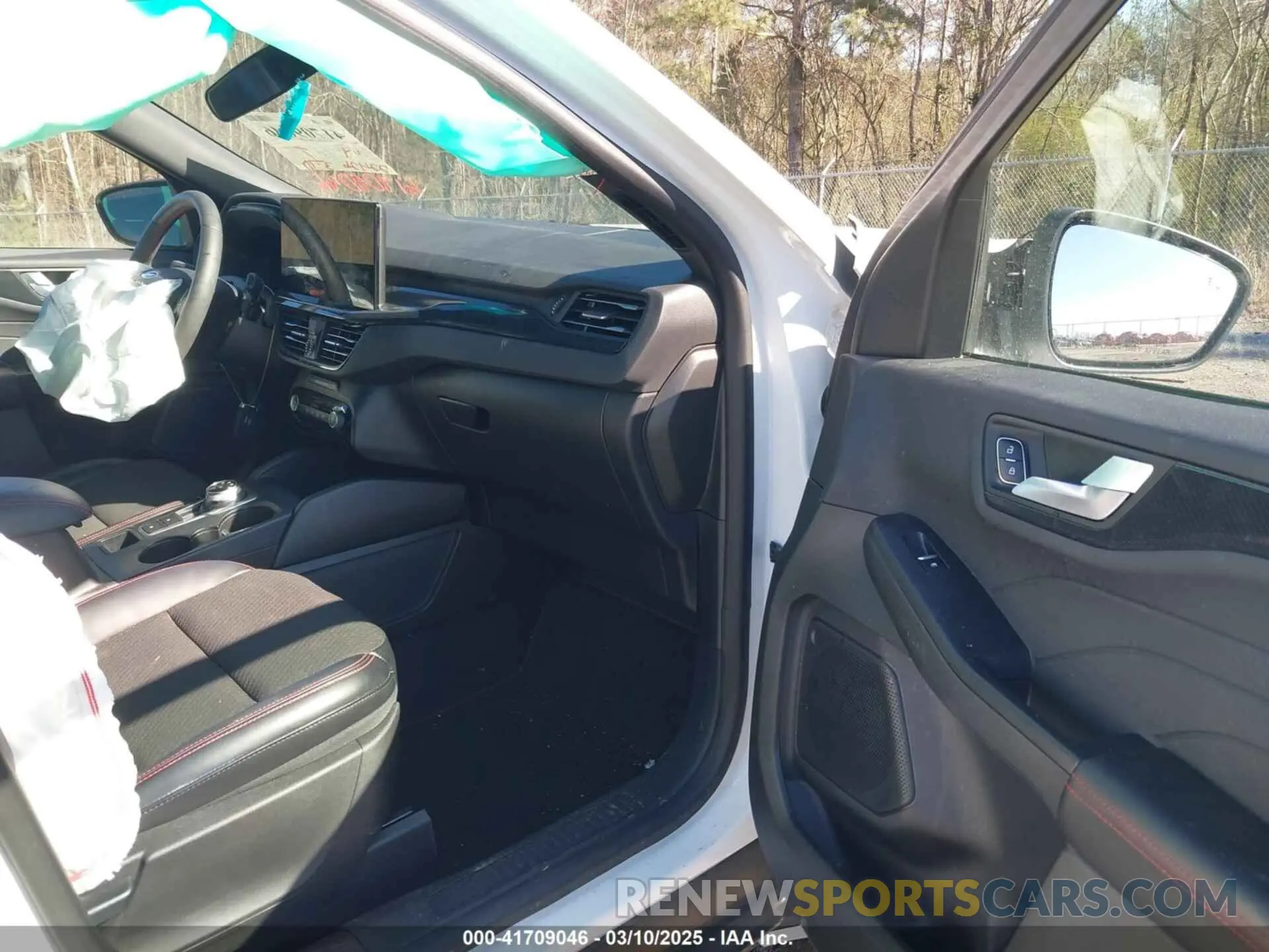 5 fotografías del automóvil dañado 1FMCU9MN5PUB33525 FORD ESCAPE 2023