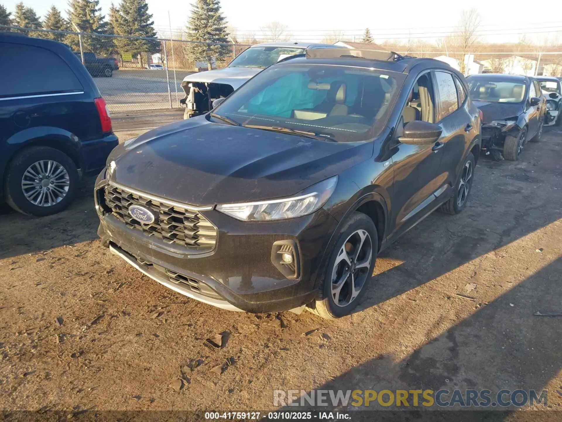 2 fotografías del automóvil dañado 1FMCU9NA5PUA72883 FORD ESCAPE 2023