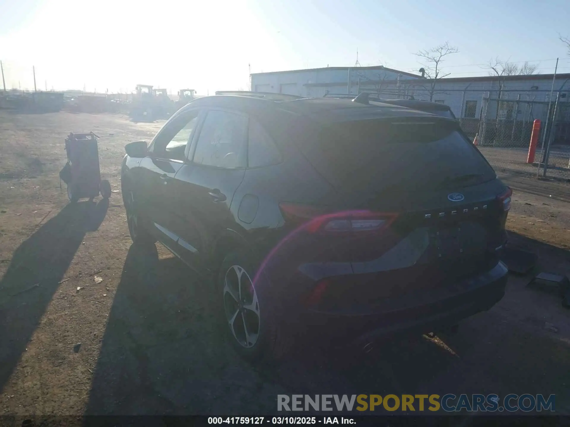 3 fotografías del automóvil dañado 1FMCU9NA5PUA72883 FORD ESCAPE 2023