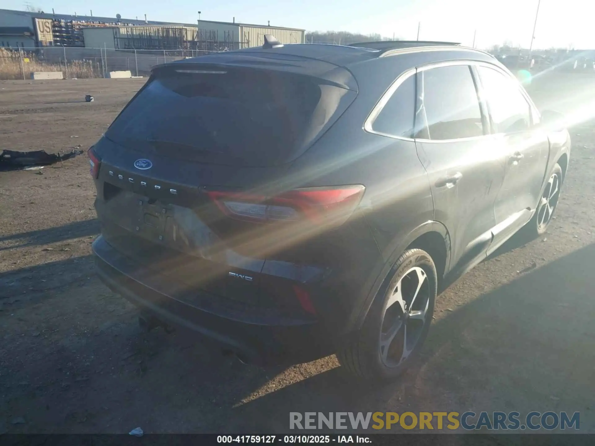 4 fotografías del automóvil dañado 1FMCU9NA5PUA72883 FORD ESCAPE 2023