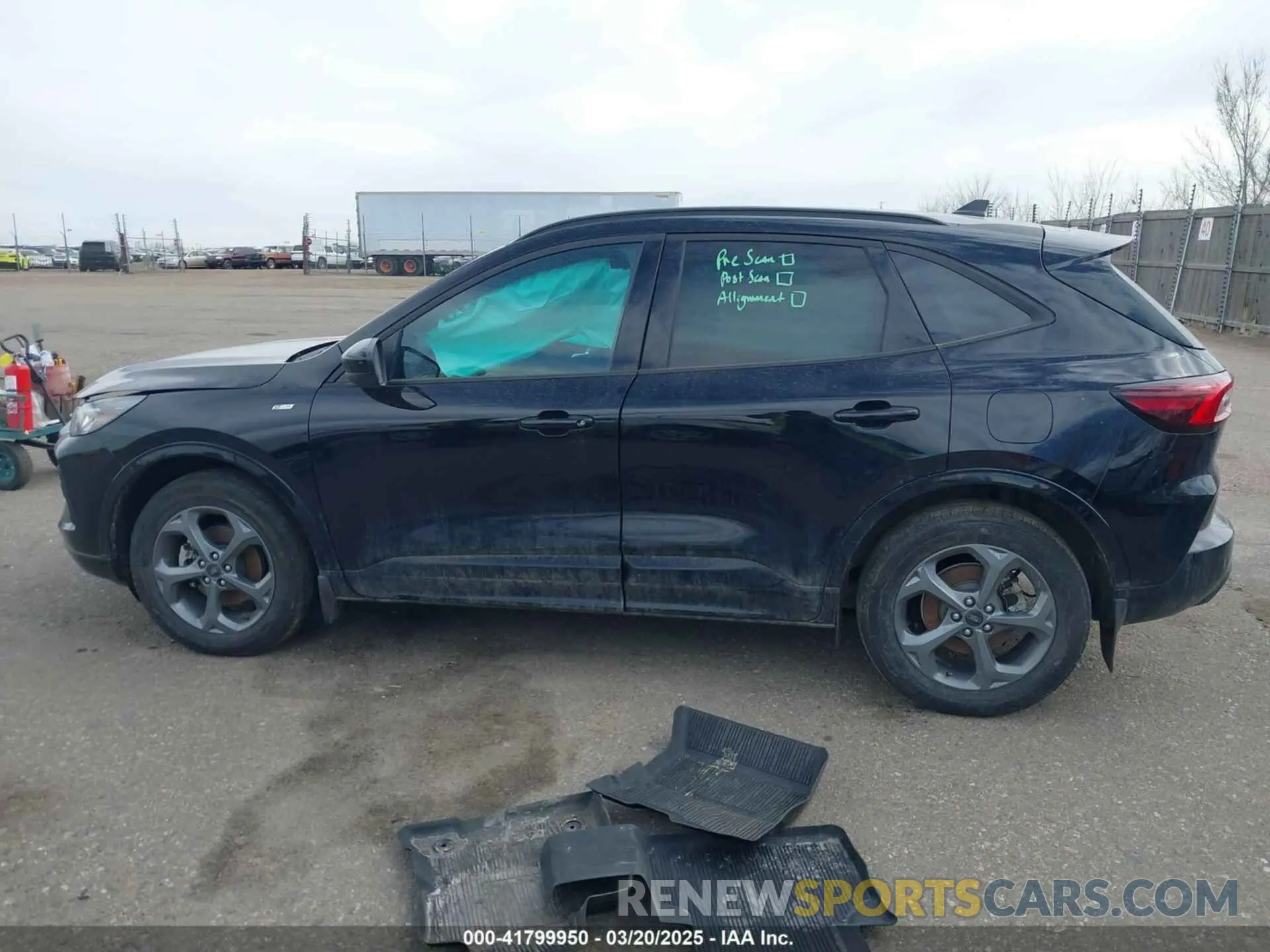 14 fotografías del automóvil dañado 1FMCU9NZ3PUA99506 FORD ESCAPE 2023