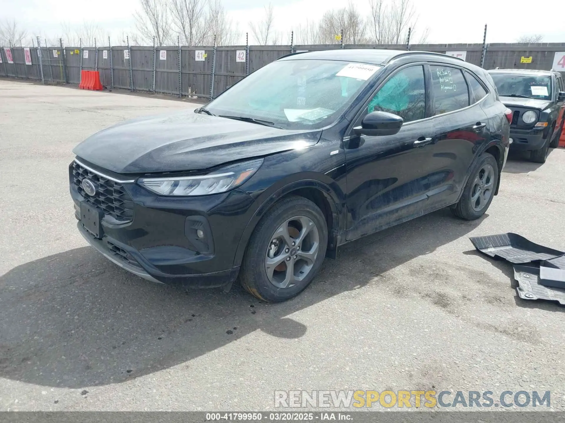 2 fotografías del automóvil dañado 1FMCU9NZ3PUA99506 FORD ESCAPE 2023