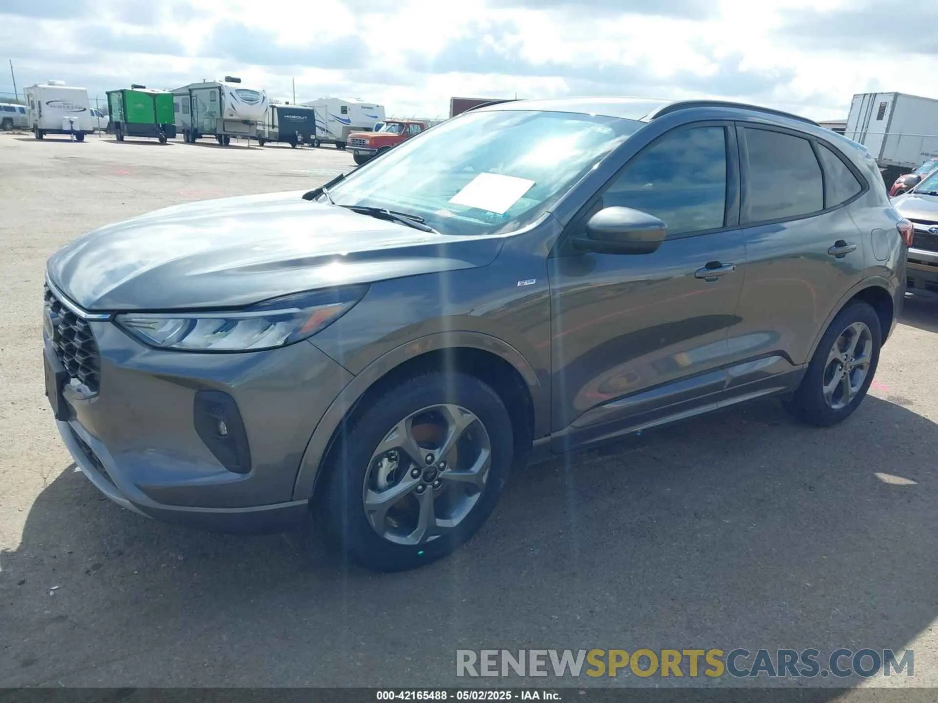 2 fotografías del automóvil dañado 1FMCU9NZ7PUA36182 FORD ESCAPE 2023