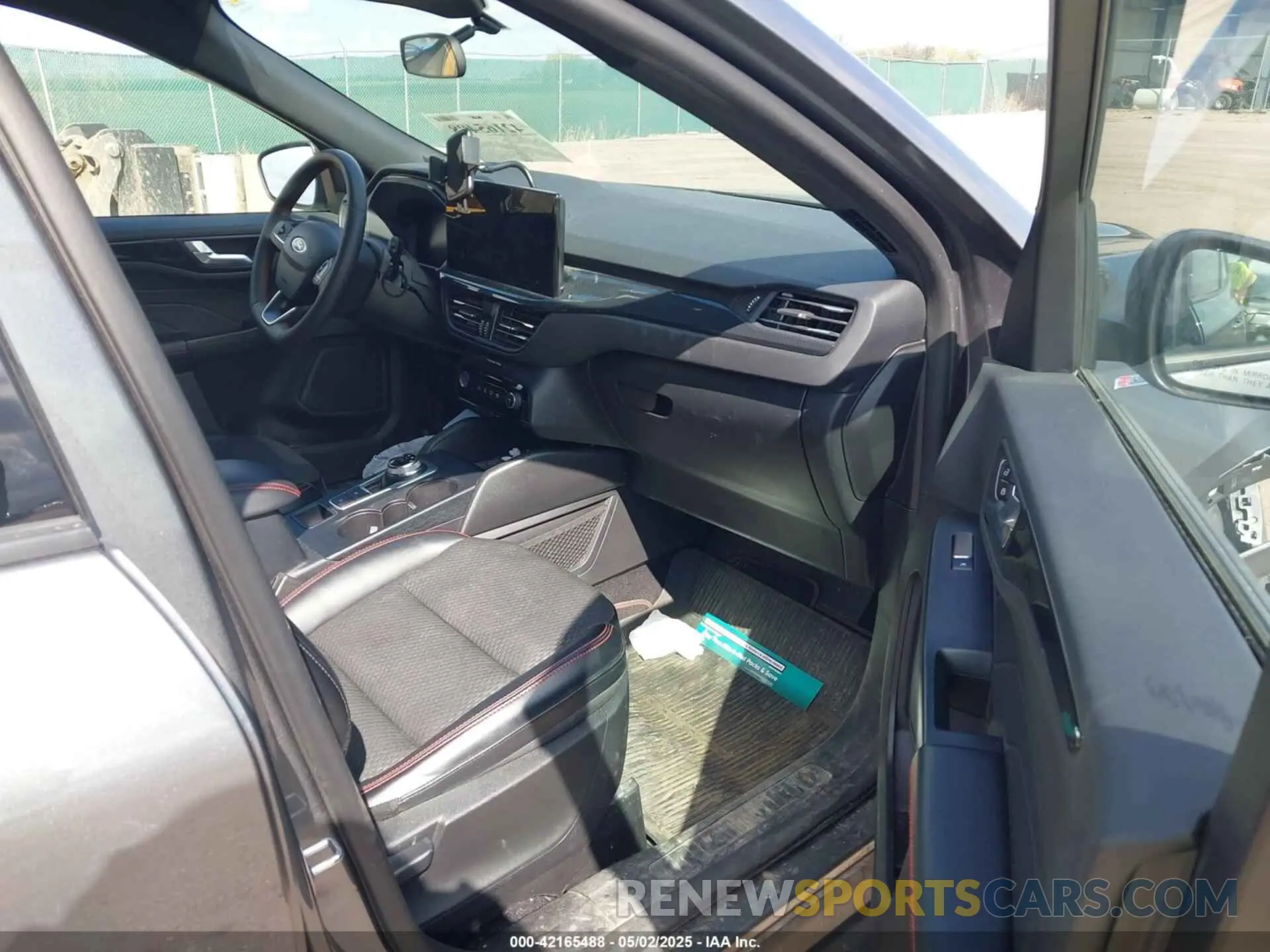 5 fotografías del automóvil dañado 1FMCU9NZ7PUA36182 FORD ESCAPE 2023
