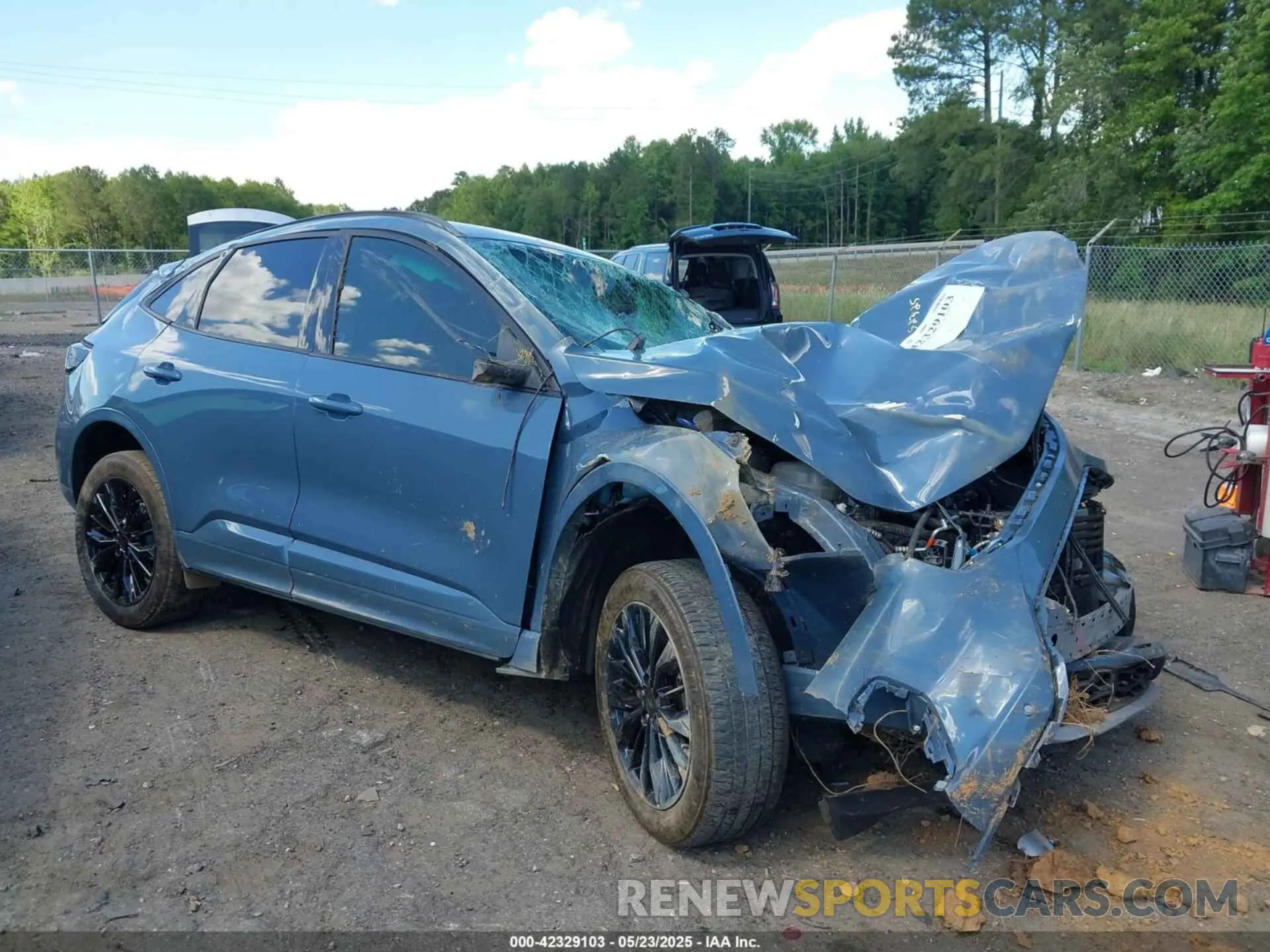 1 fotografías del automóvil dañado 1FMCU9PA1PUB43705 FORD ESCAPE 2023