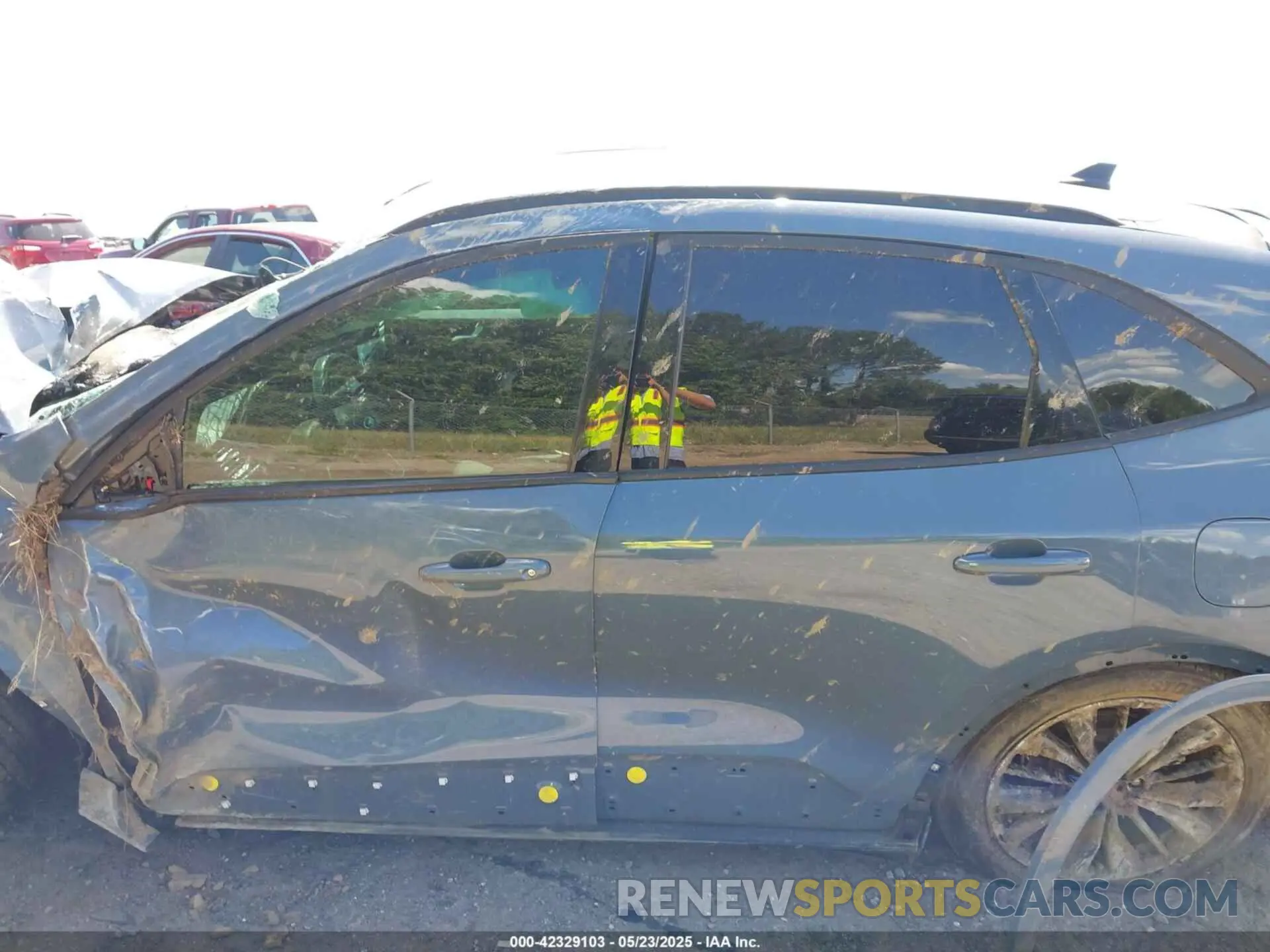 14 fotografías del automóvil dañado 1FMCU9PA1PUB43705 FORD ESCAPE 2023