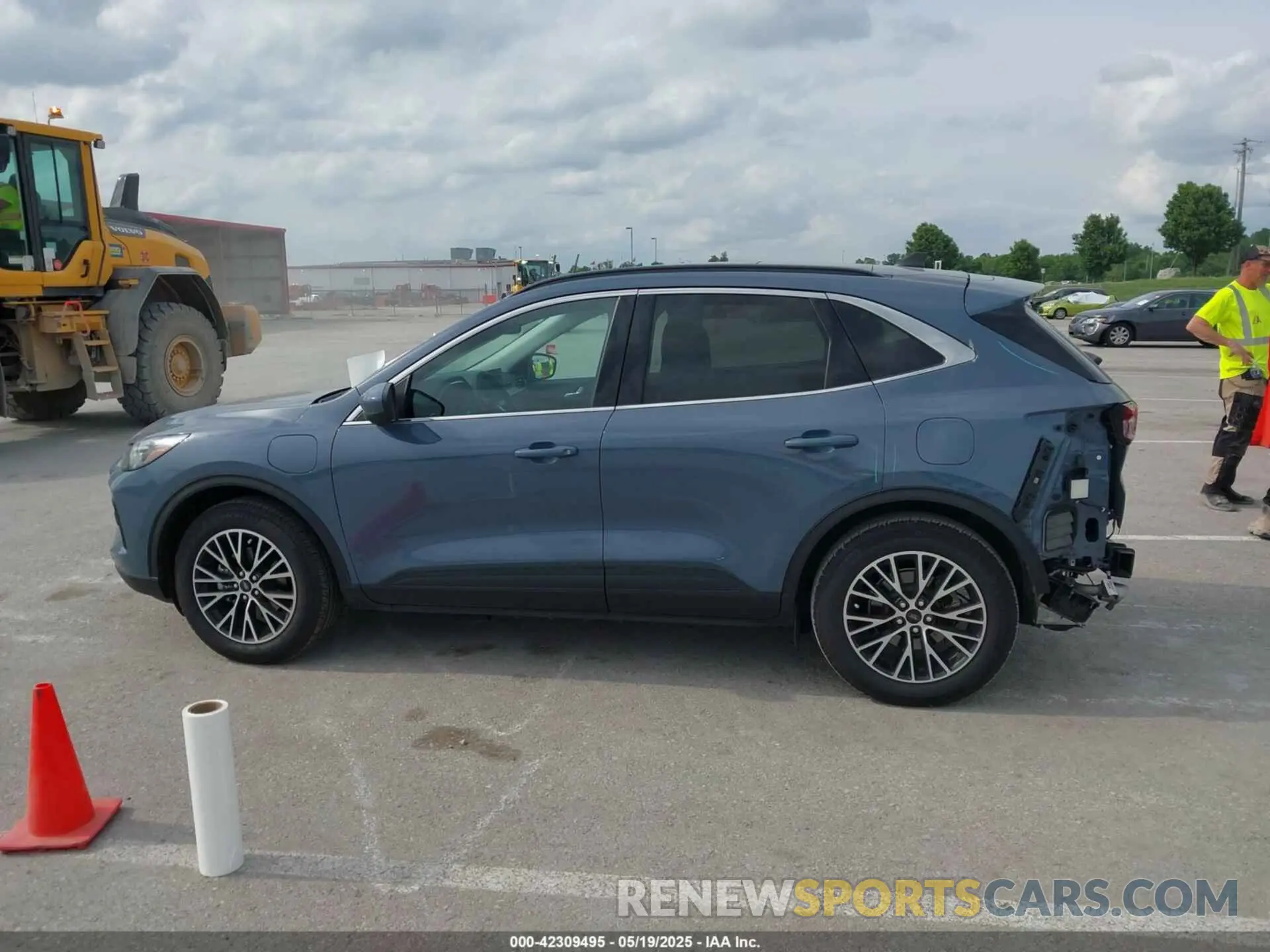 14 fotografías del automóvil dañado 1FMCU0E15RUA14352 FORD ESCAPE 2024