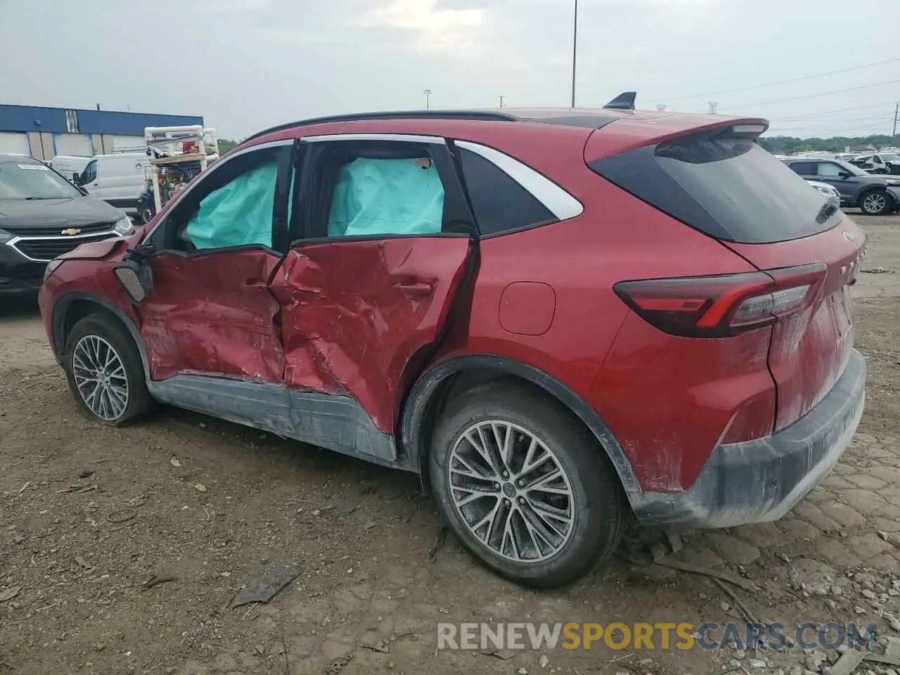 2 fotografías del automóvil dañado 1FMCU0E18RUA50780 FORD ESCAPE 2024
