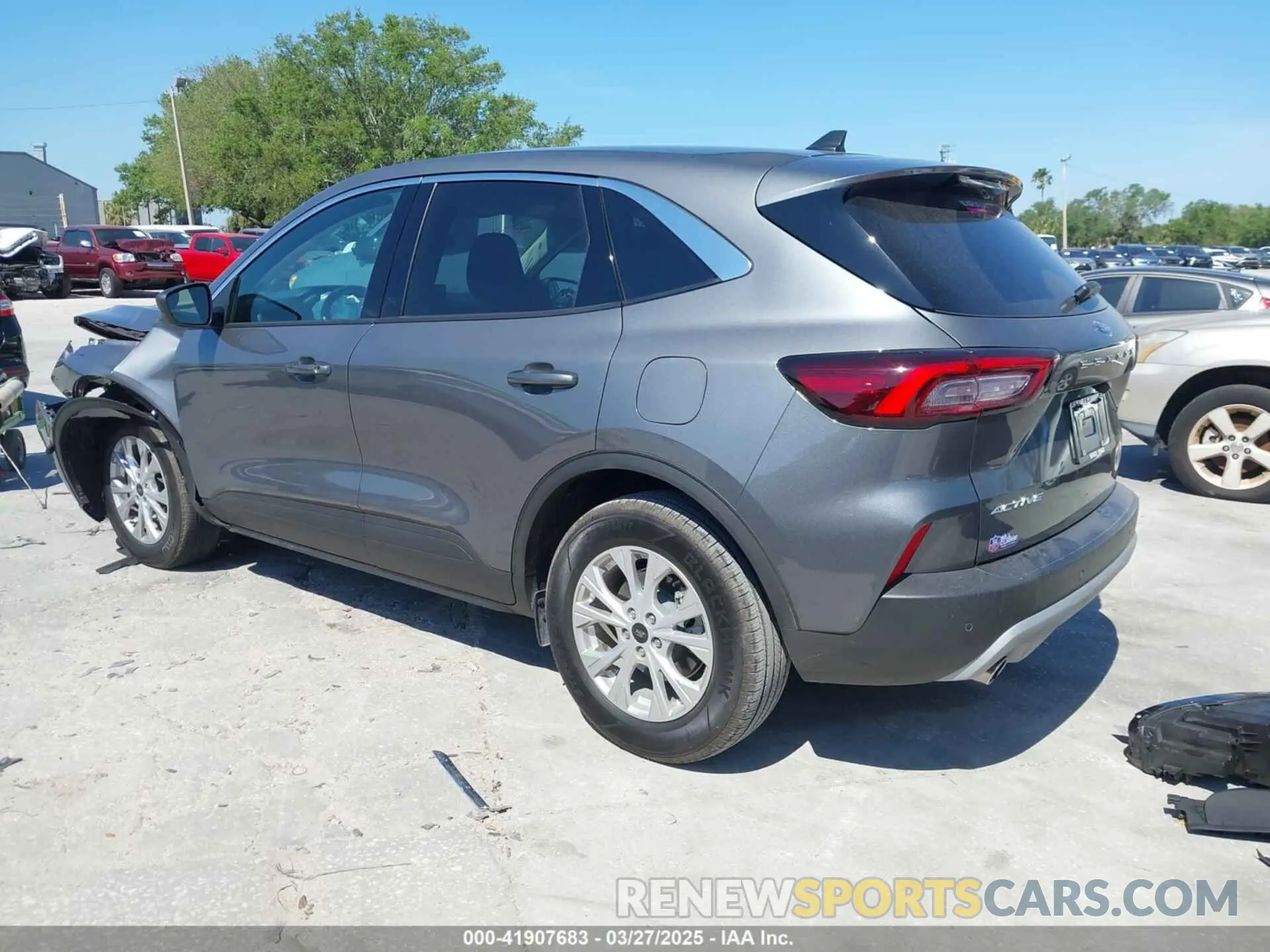 3 fotografías del automóvil dañado 1FMCU0GN1RUB28672 FORD ESCAPE 2024