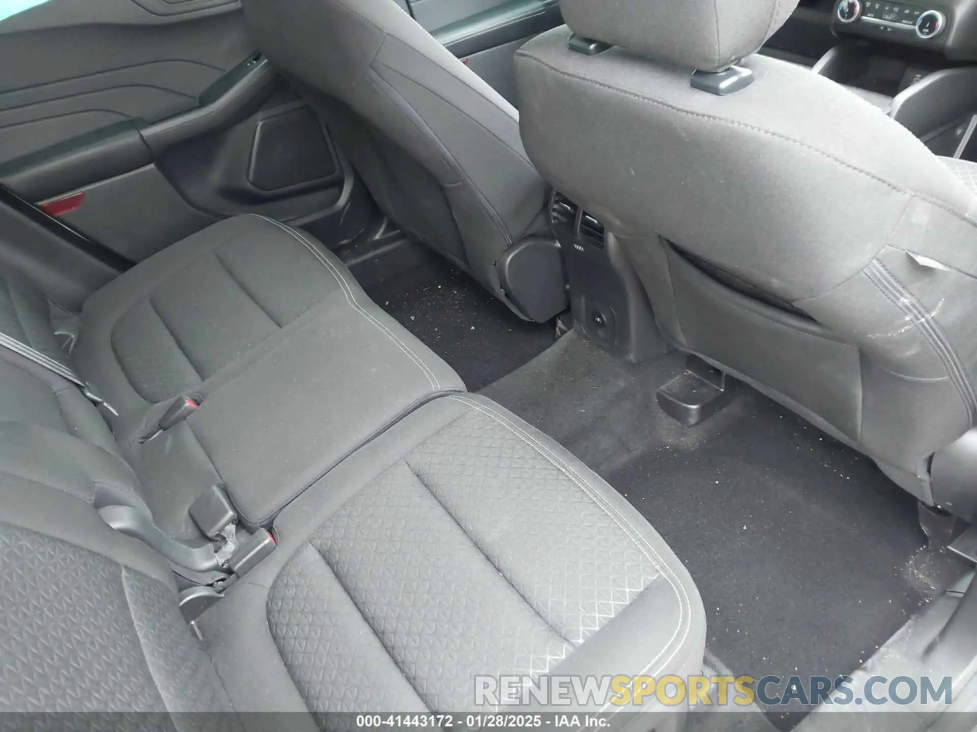 8 fotografías del automóvil dañado 1FMCU0GN1RUB51496 FORD ESCAPE 2024