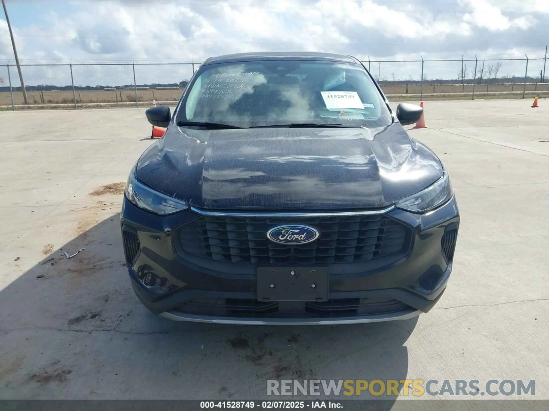 12 fotografías del automóvil dañado 1FMCU0GN2RUA60575 FORD ESCAPE 2024