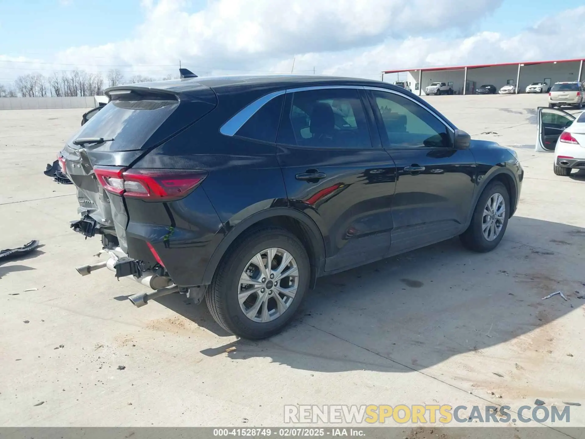 4 fotografías del automóvil dañado 1FMCU0GN2RUA60575 FORD ESCAPE 2024