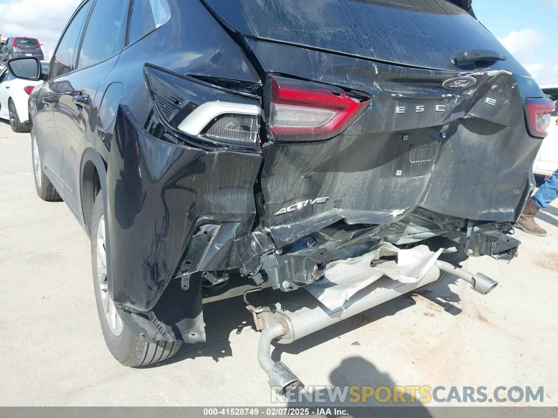 6 fotografías del automóvil dañado 1FMCU0GN2RUA60575 FORD ESCAPE 2024