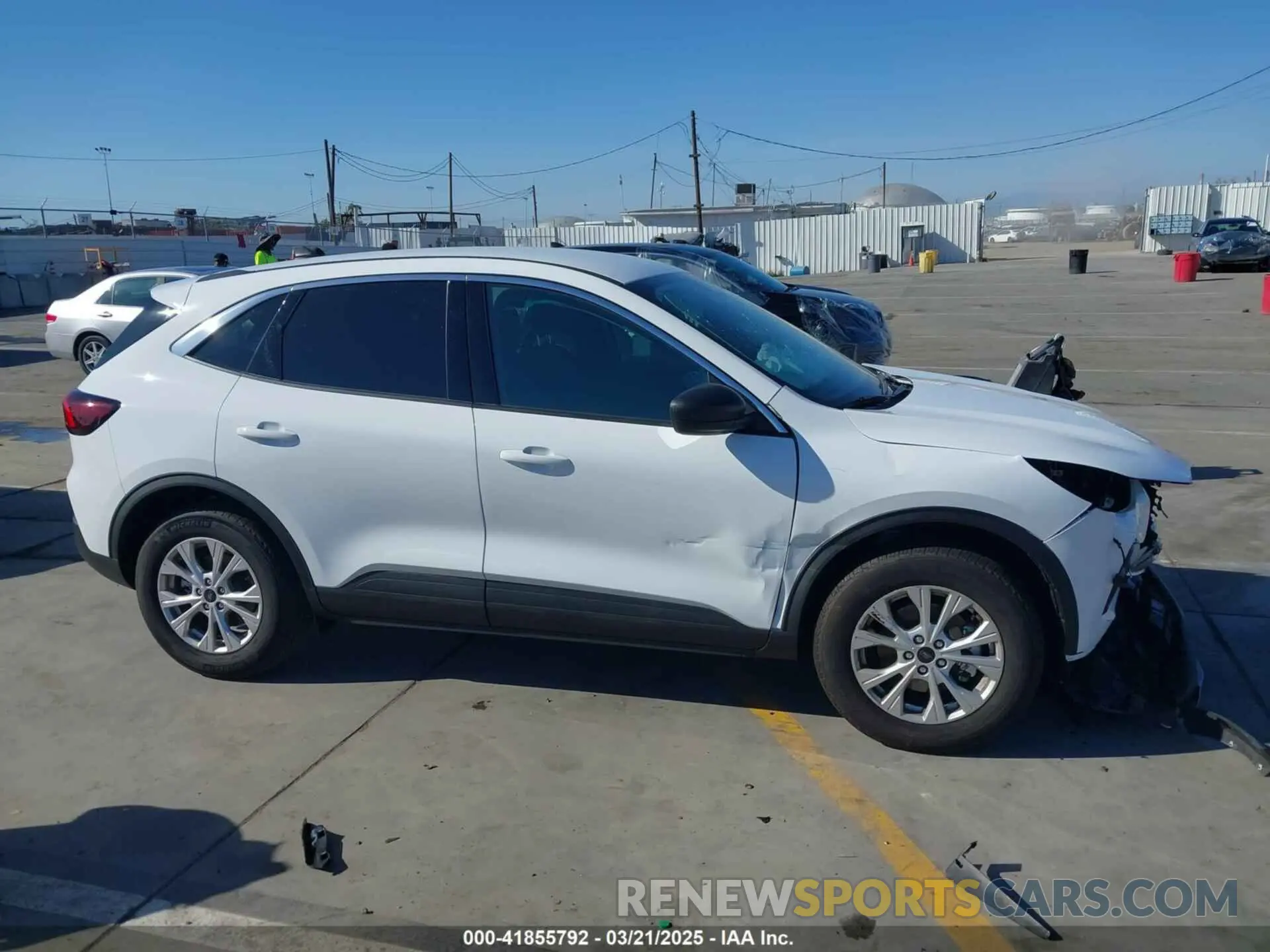 13 fotografías del automóvil dañado 1FMCU0GN2RUA99697 FORD ESCAPE 2024