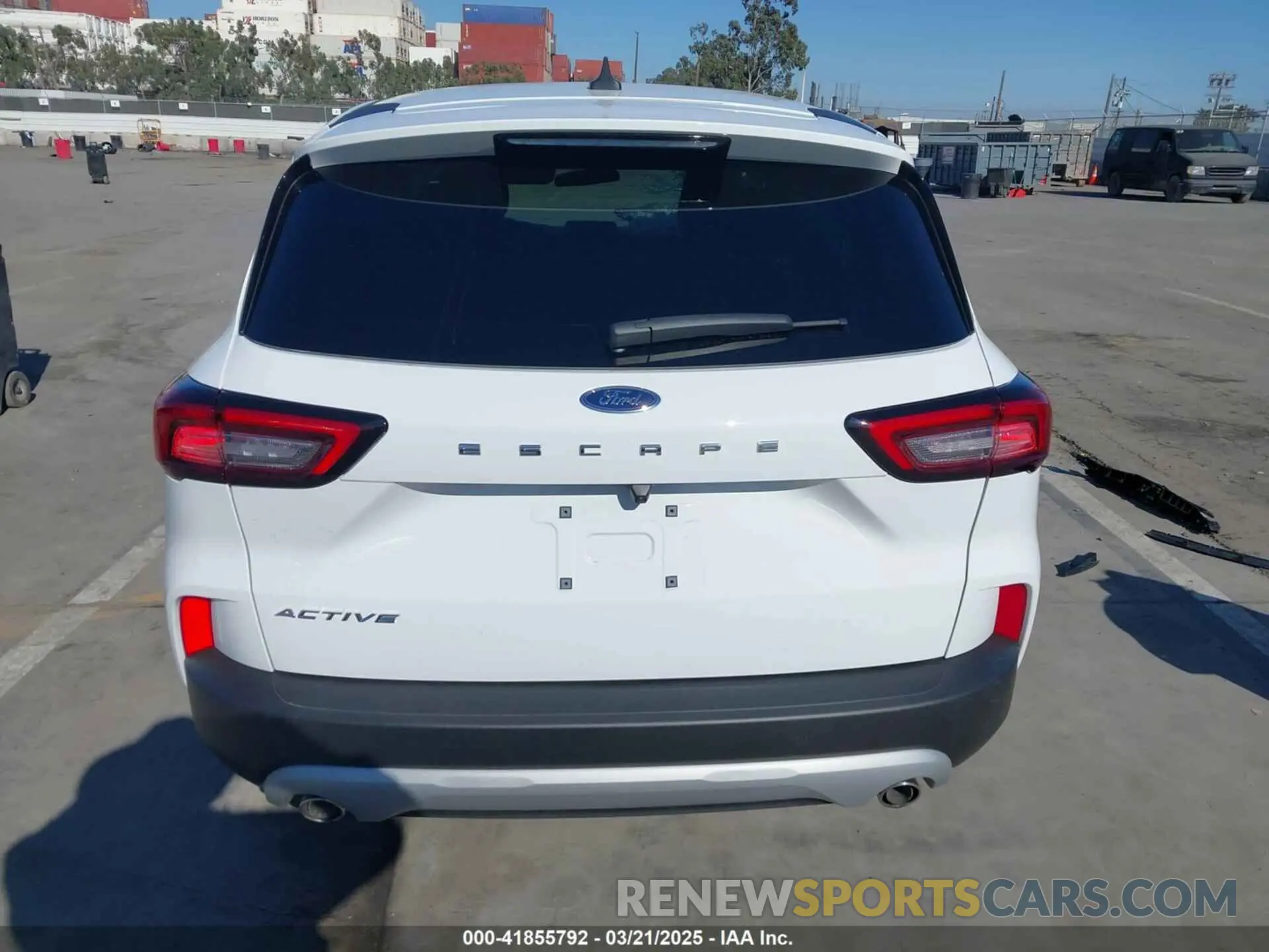 16 fotografías del automóvil dañado 1FMCU0GN2RUA99697 FORD ESCAPE 2024