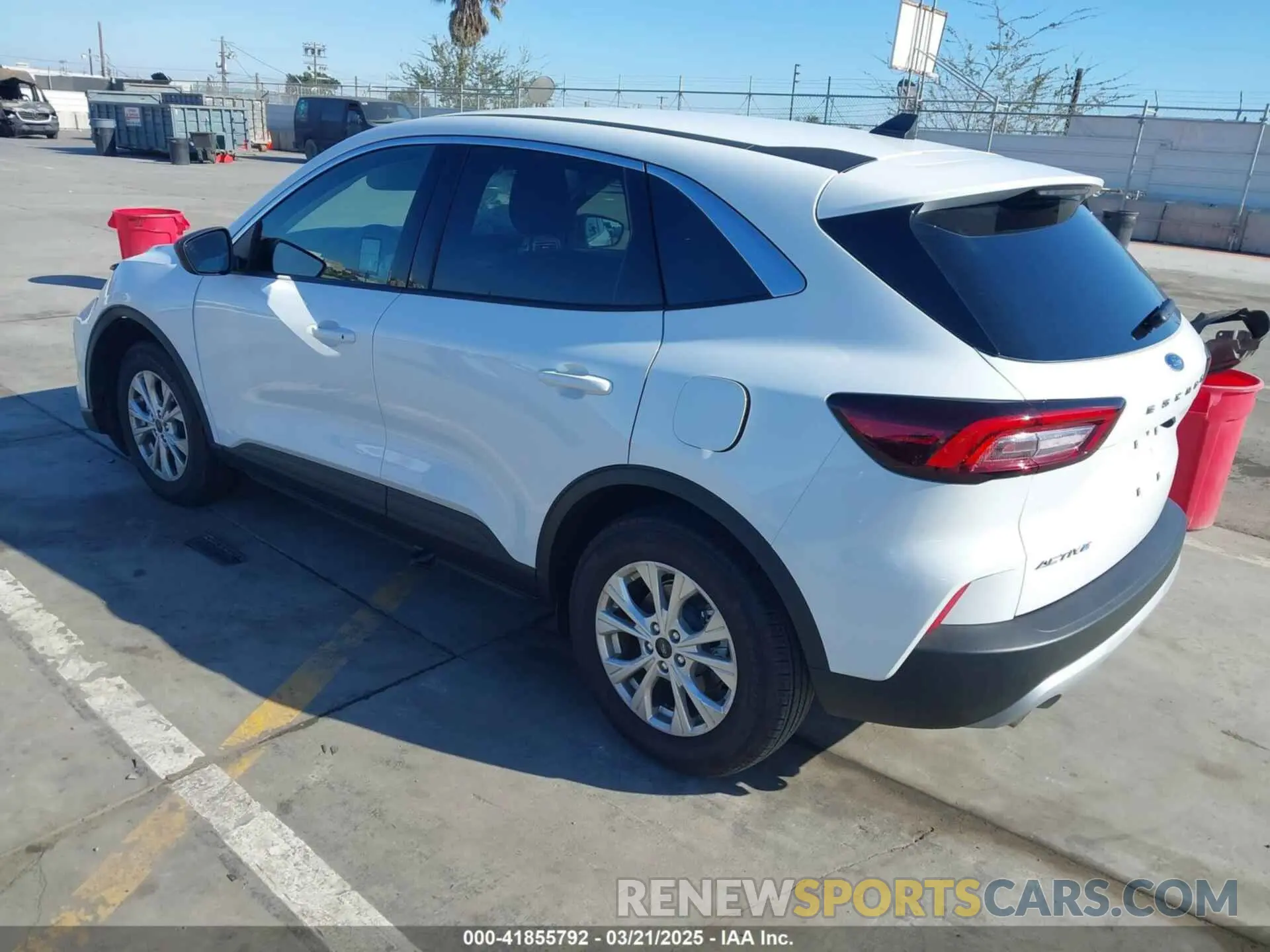 3 fotografías del automóvil dañado 1FMCU0GN2RUA99697 FORD ESCAPE 2024