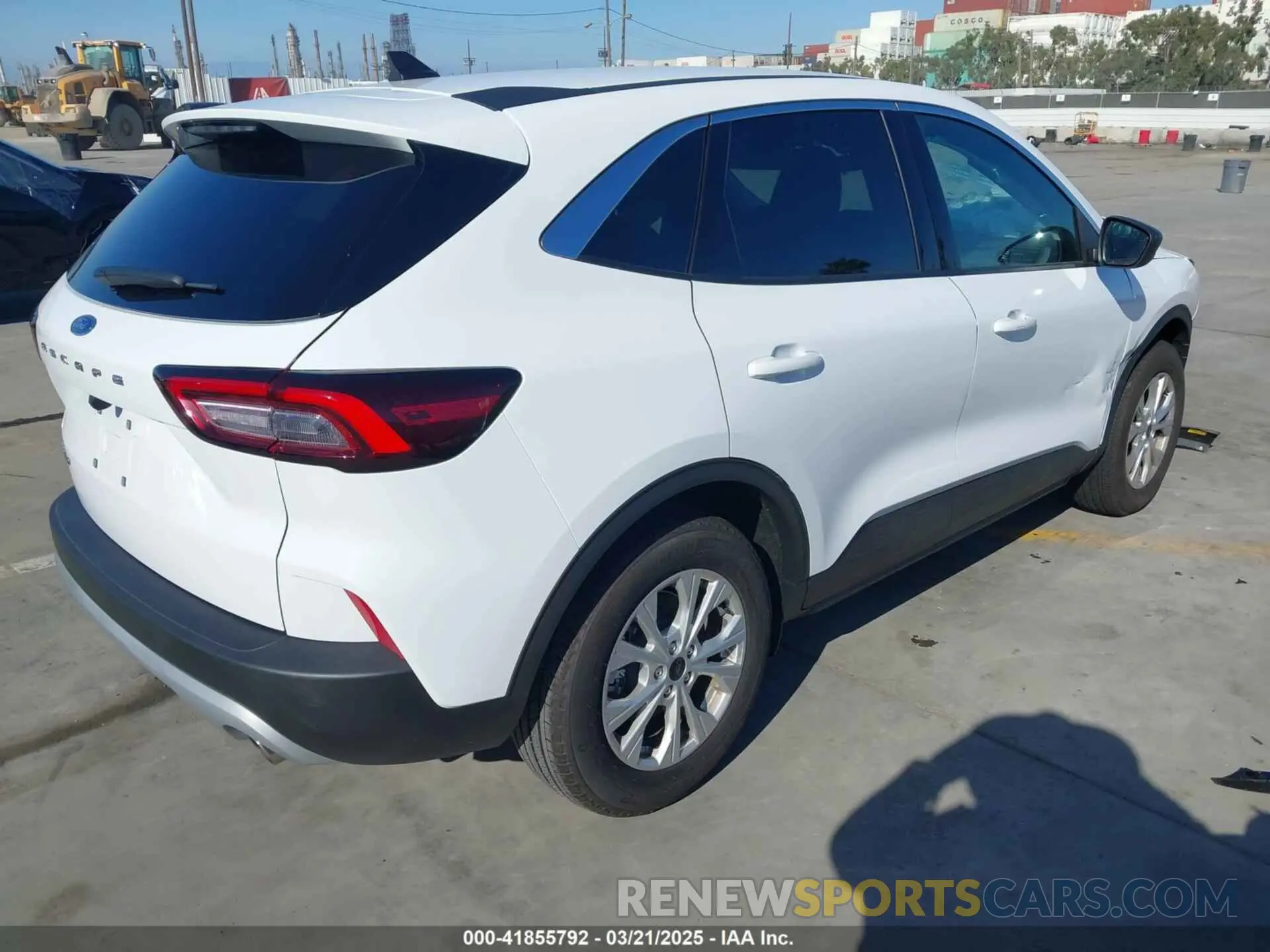 4 fotografías del automóvil dañado 1FMCU0GN2RUA99697 FORD ESCAPE 2024