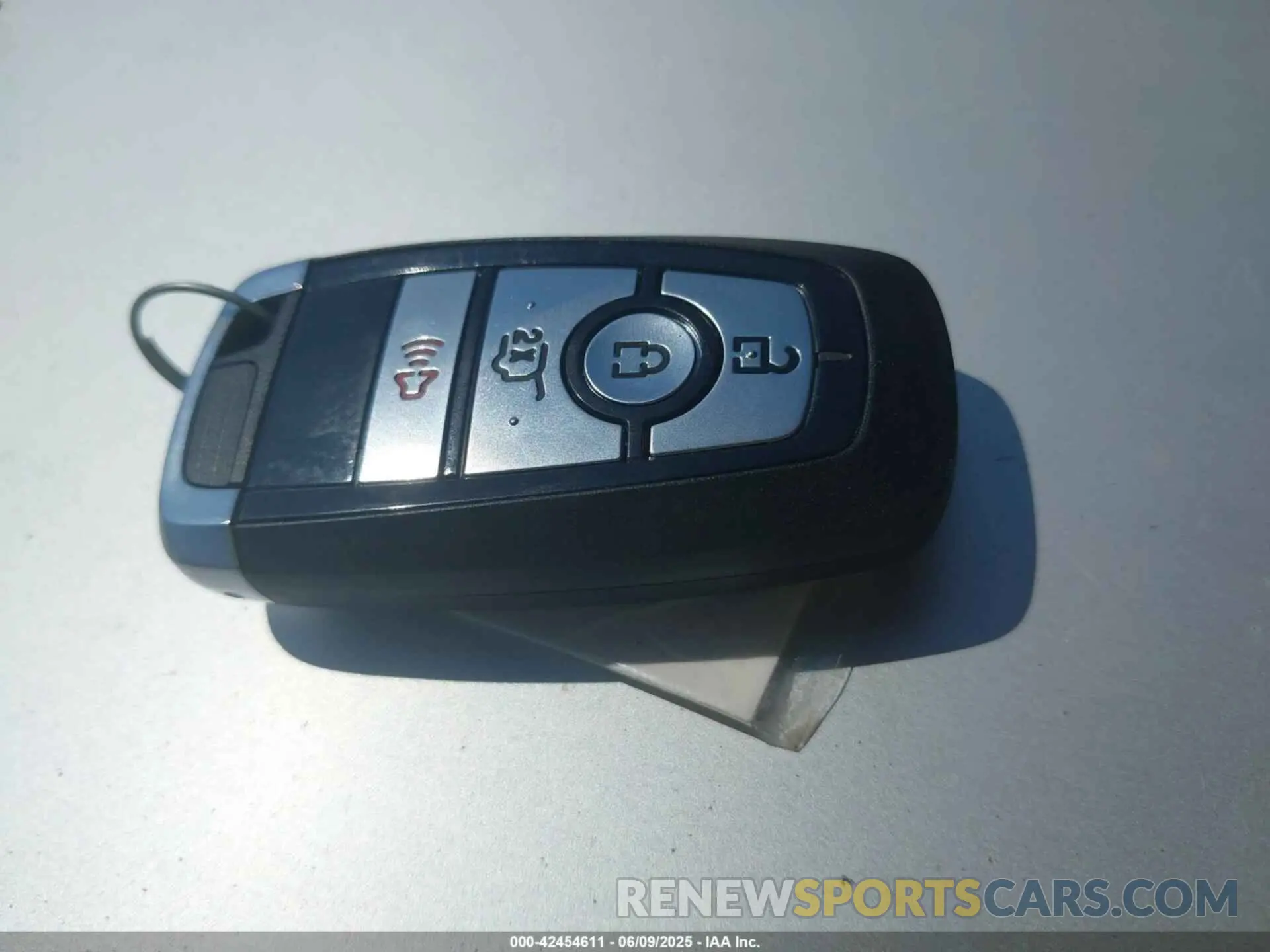 11 fotografías del automóvil dañado 1FMCU0GN2RUB05854 FORD ESCAPE 2024