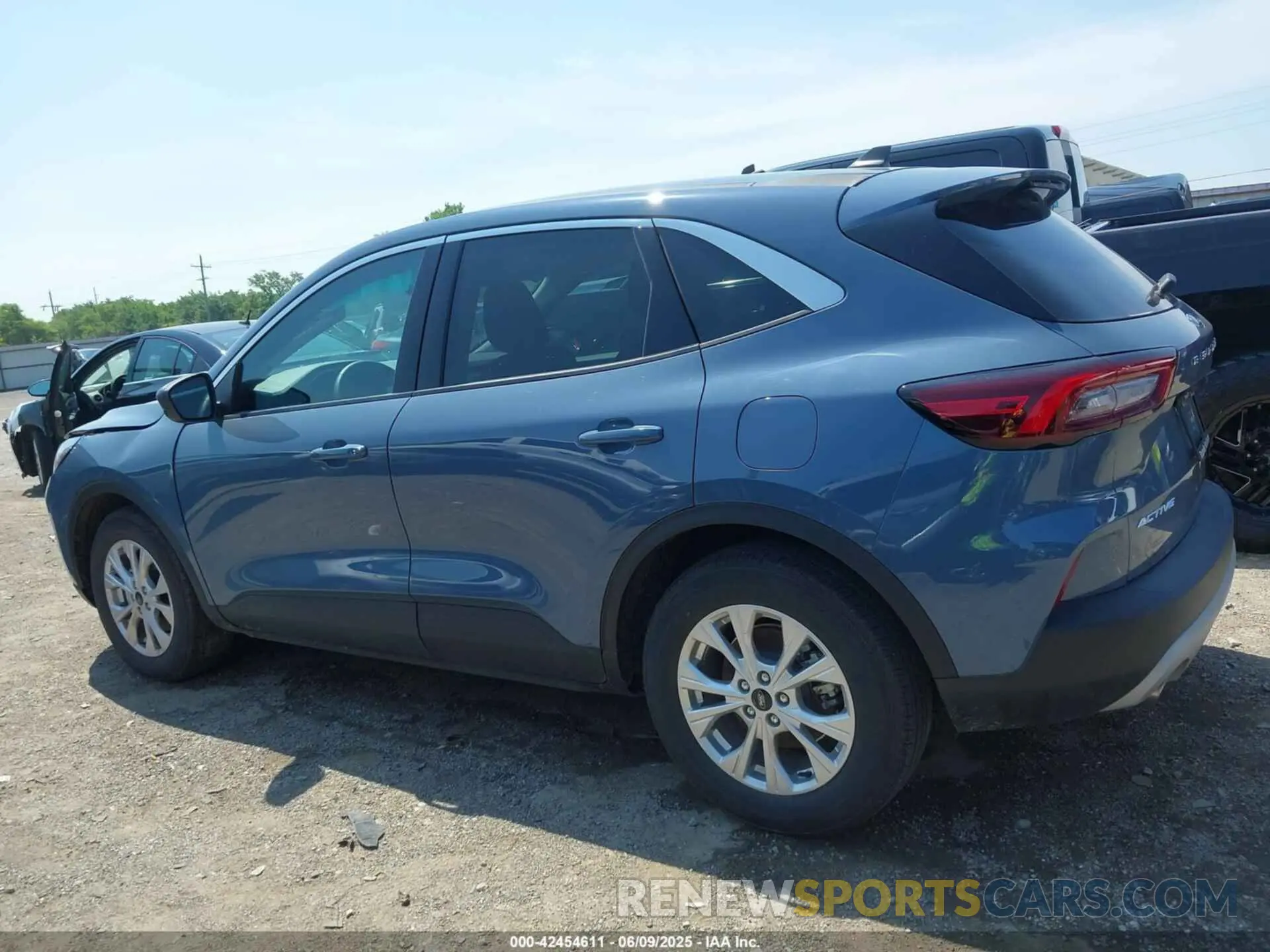 14 fotografías del automóvil dañado 1FMCU0GN2RUB05854 FORD ESCAPE 2024