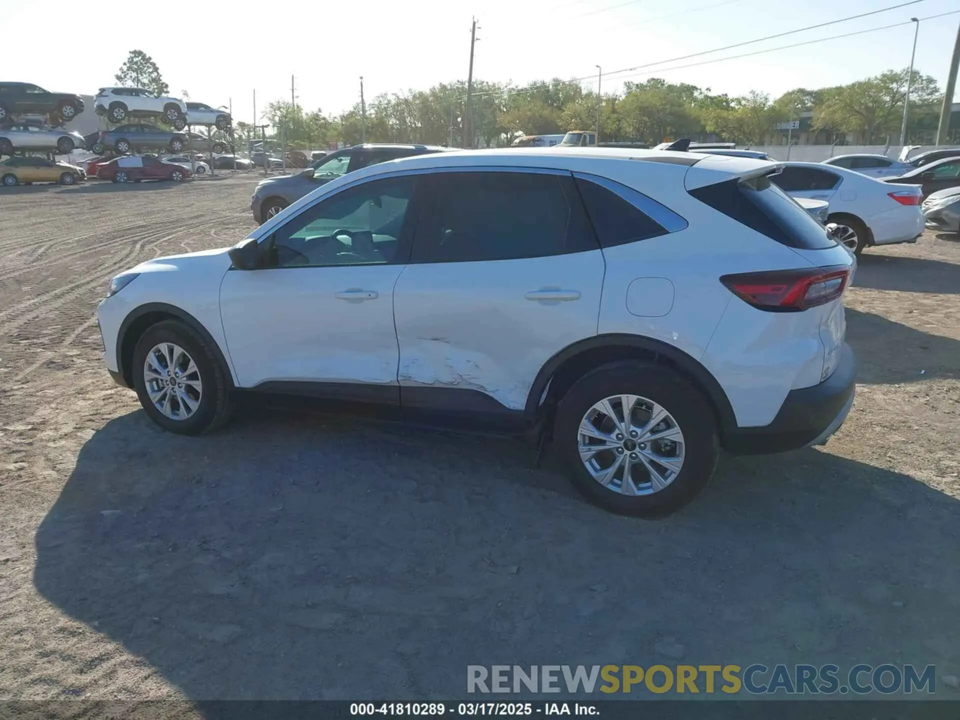 14 fotografías del automóvil dañado 1FMCU0GN2RUB14750 FORD ESCAPE 2024
