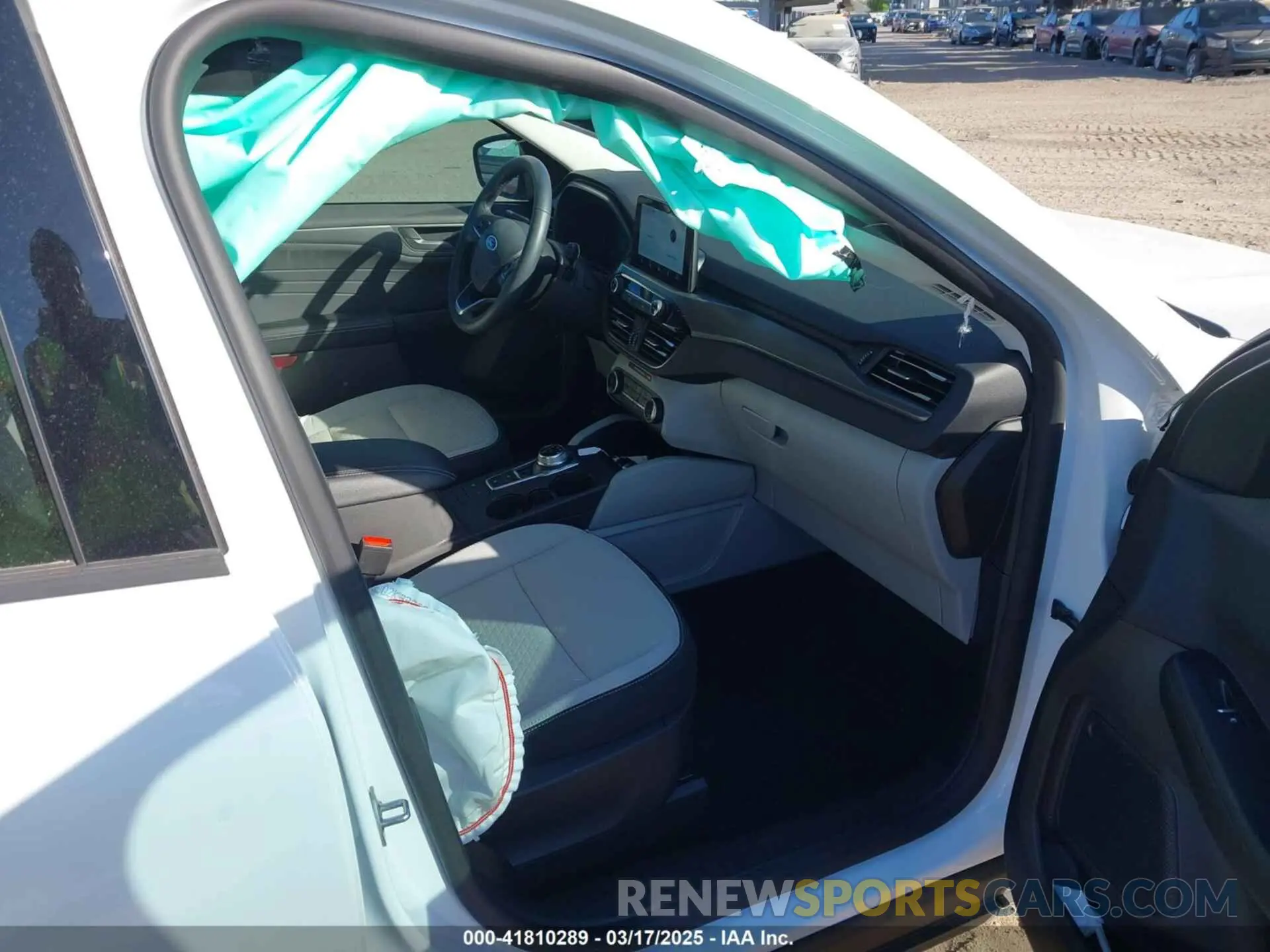 5 fotografías del automóvil dañado 1FMCU0GN2RUB14750 FORD ESCAPE 2024