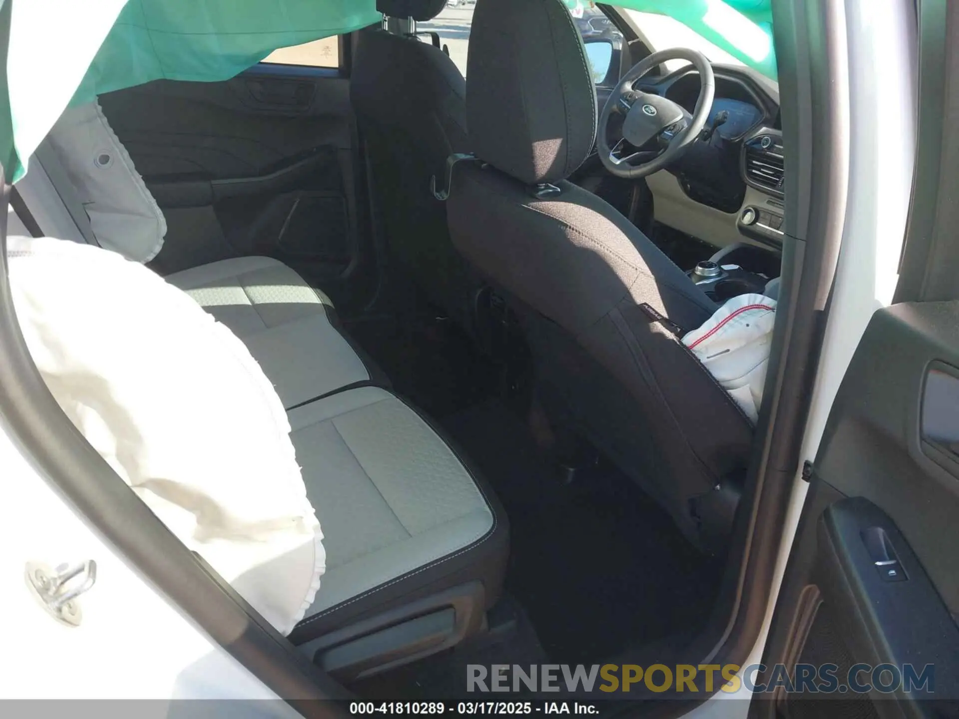8 fotografías del automóvil dañado 1FMCU0GN2RUB14750 FORD ESCAPE 2024