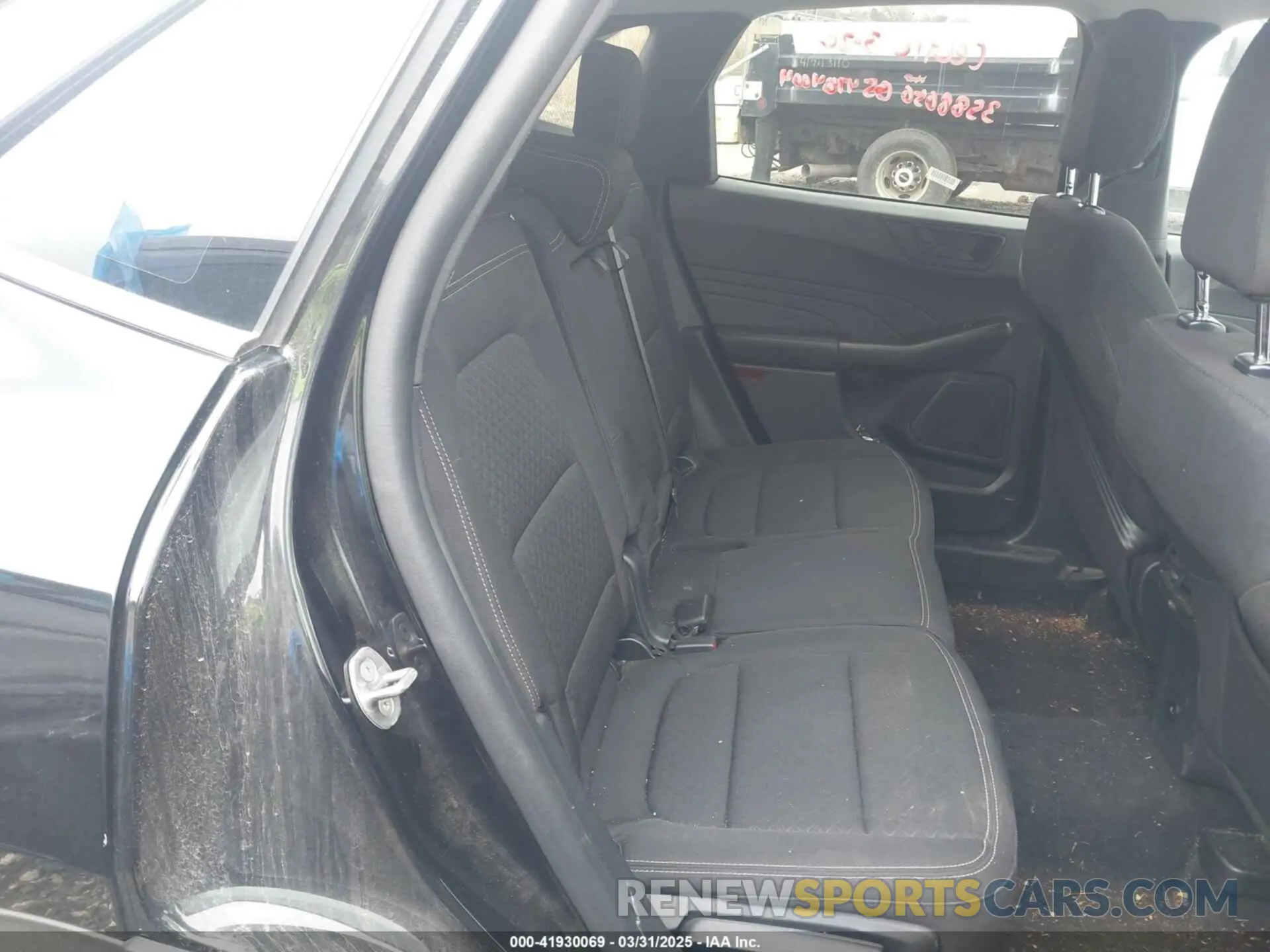 8 fotografías del automóvil dañado 1FMCU0GN3RUA26466 FORD ESCAPE 2024