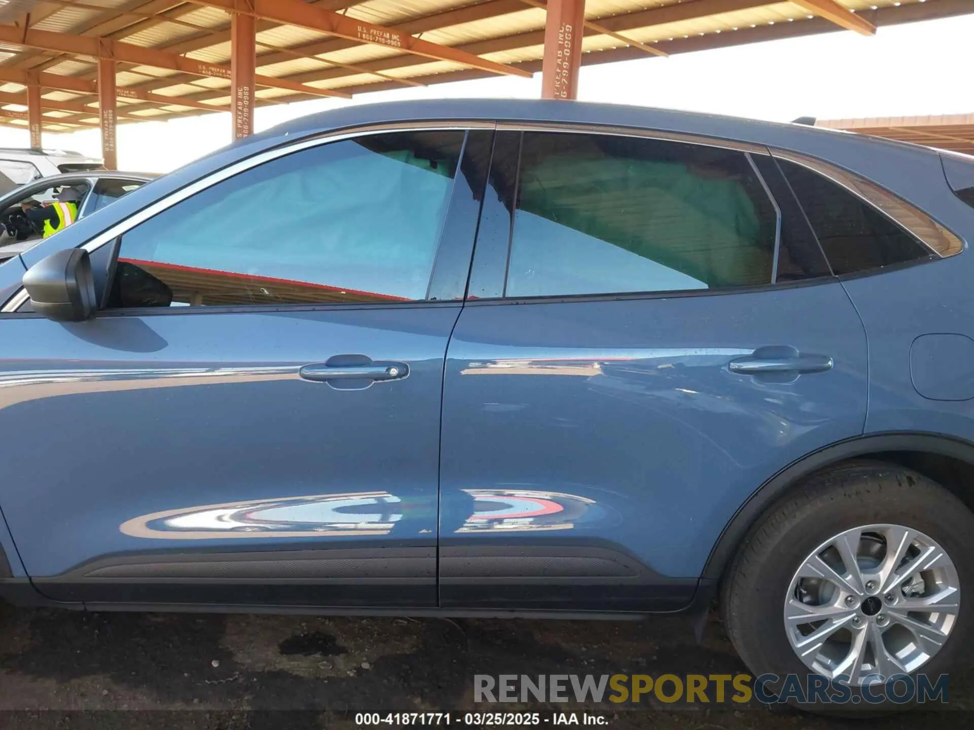 14 fotografías del automóvil dañado 1FMCU0GN3RUA81371 FORD ESCAPE 2024
