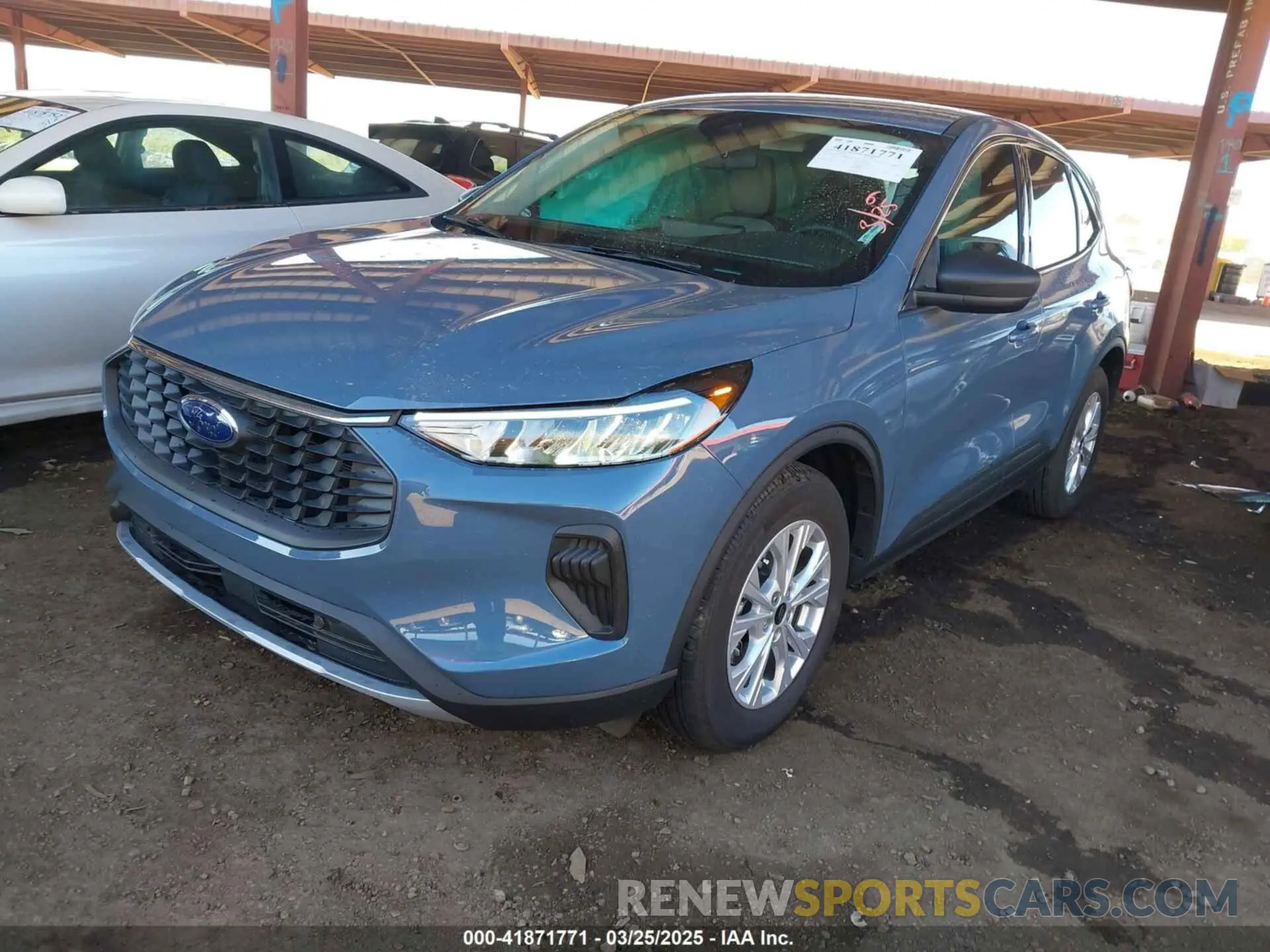 2 fotografías del automóvil dañado 1FMCU0GN3RUA81371 FORD ESCAPE 2024
