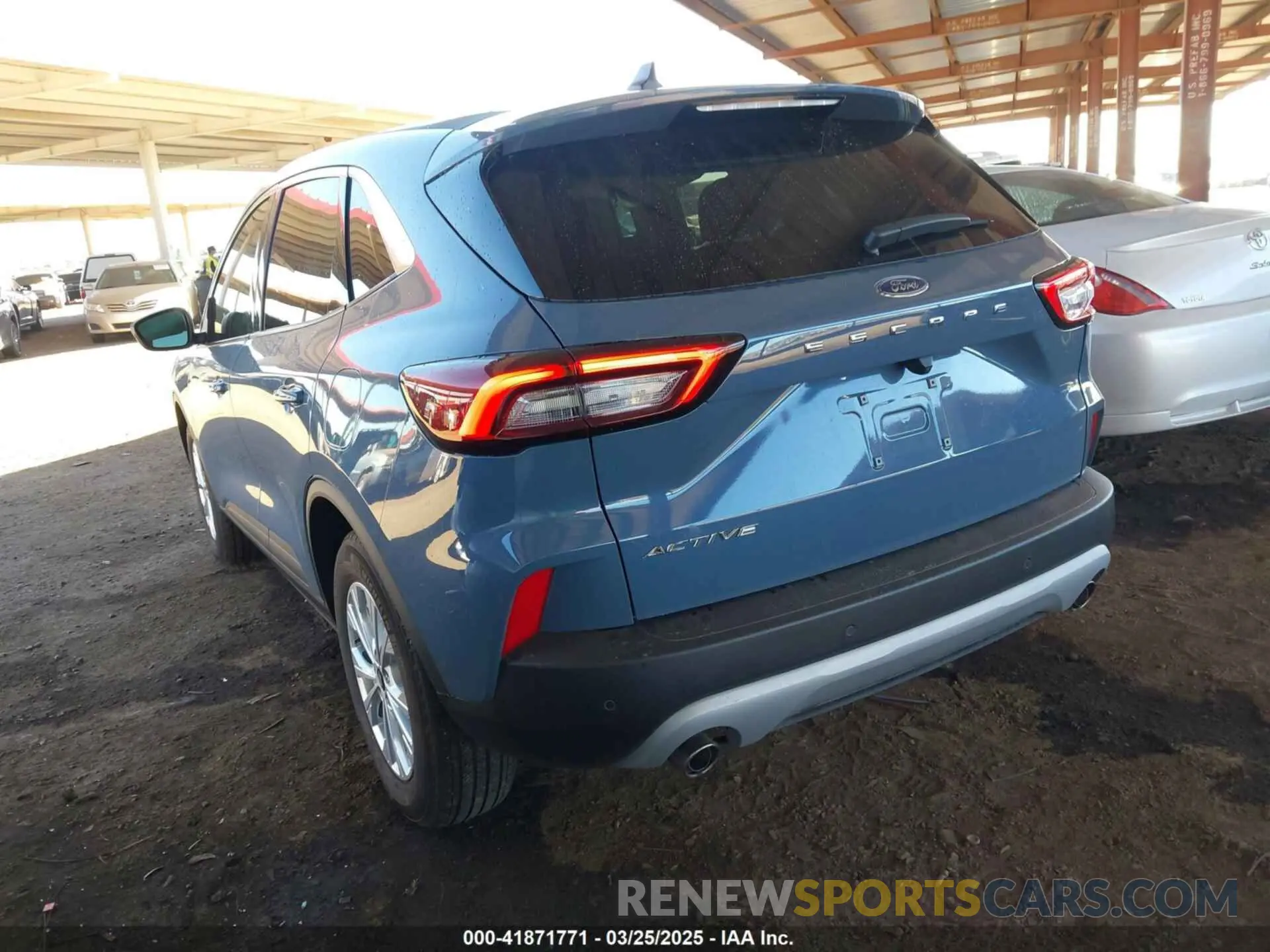 3 fotografías del automóvil dañado 1FMCU0GN3RUA81371 FORD ESCAPE 2024