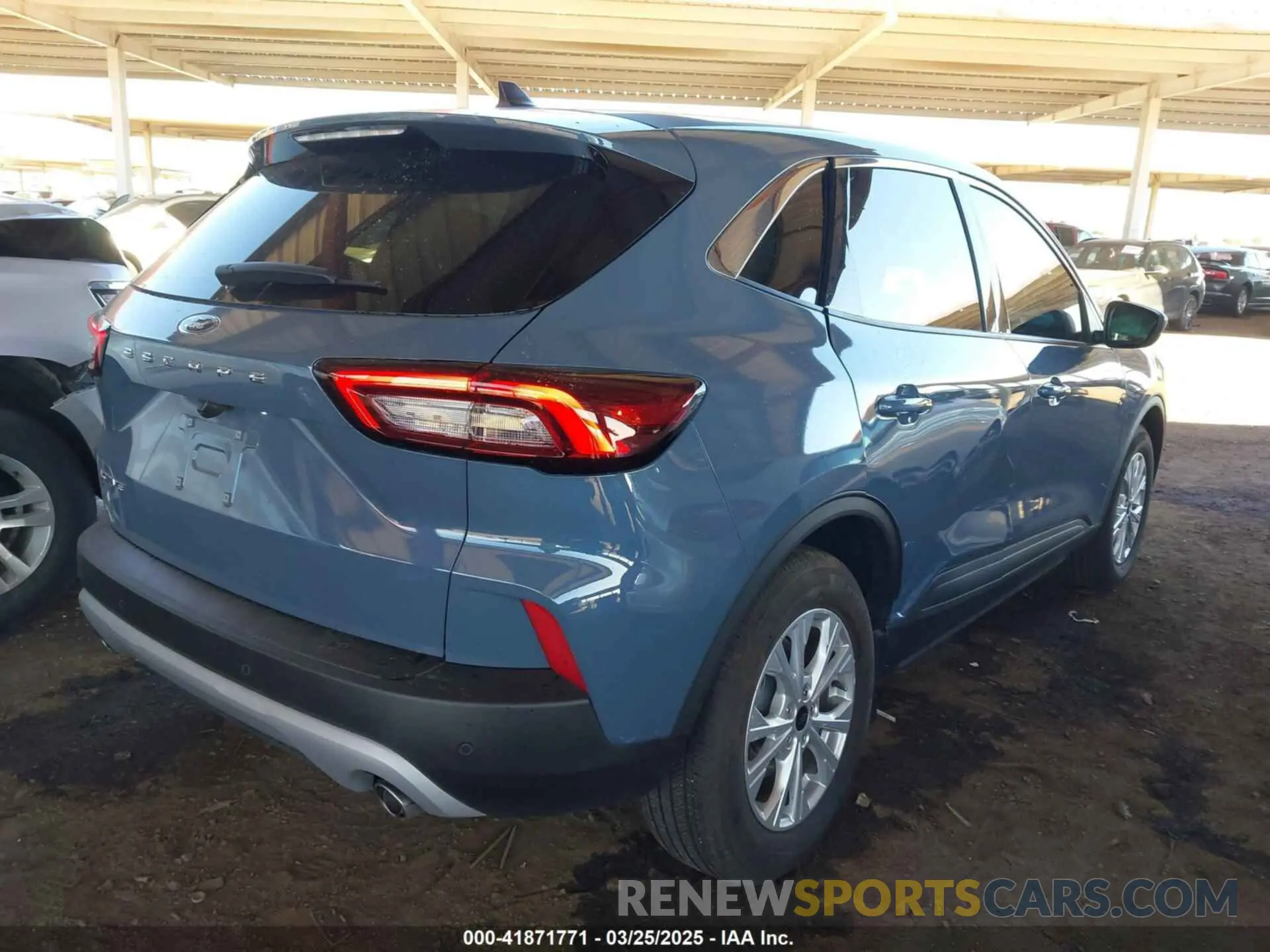 4 fotografías del automóvil dañado 1FMCU0GN3RUA81371 FORD ESCAPE 2024