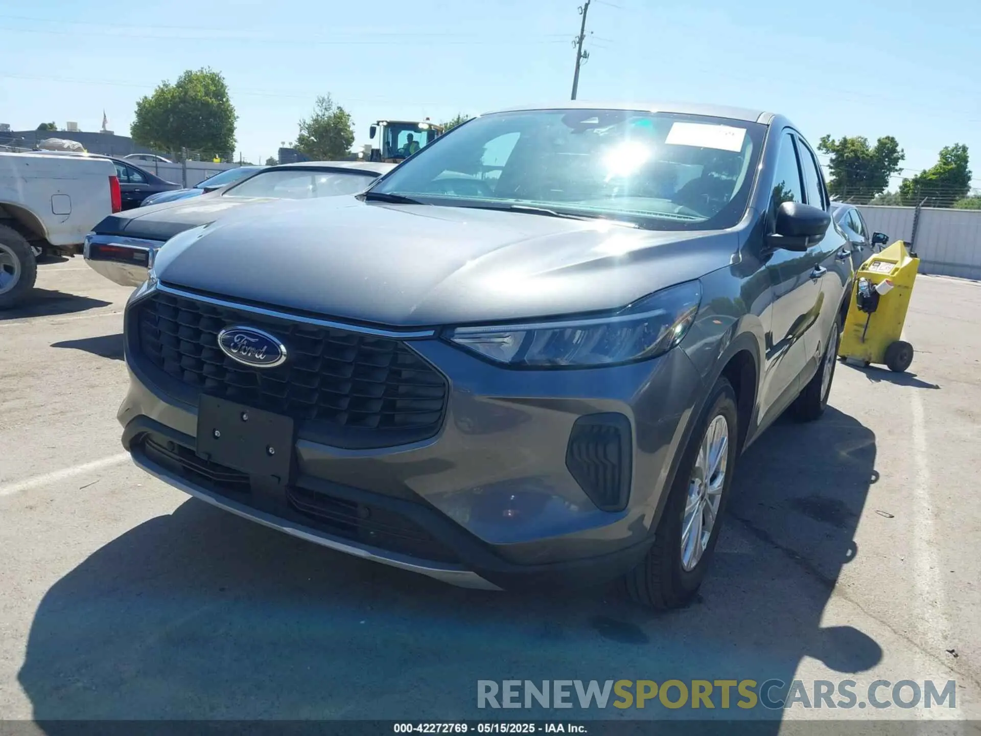 2 fotografías del automóvil dañado 1FMCU0GN4RUA38772 FORD ESCAPE 2024